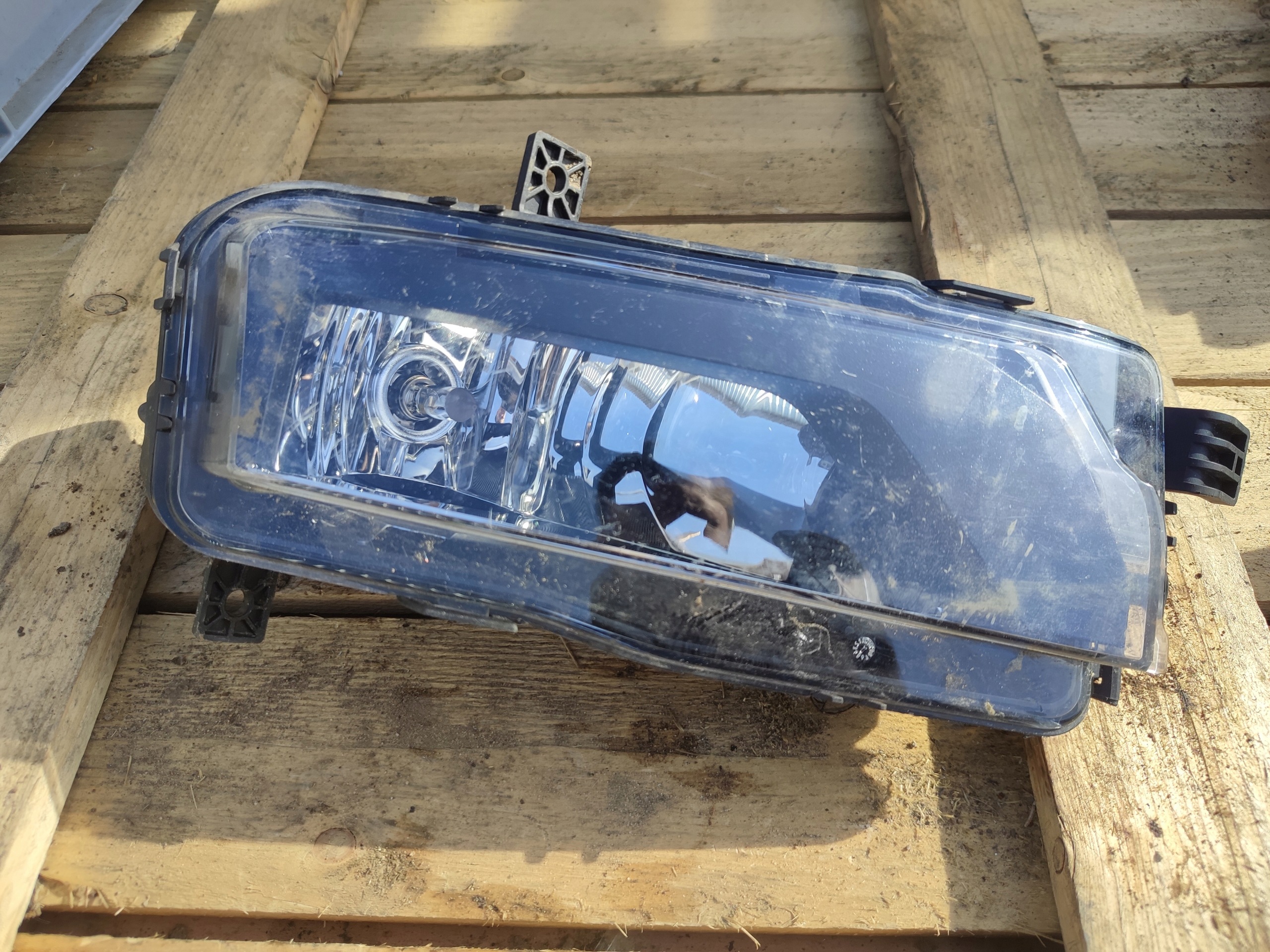 Nebelscheinwerfer links VOLKSWAGEN Crafter II 7C0941661A