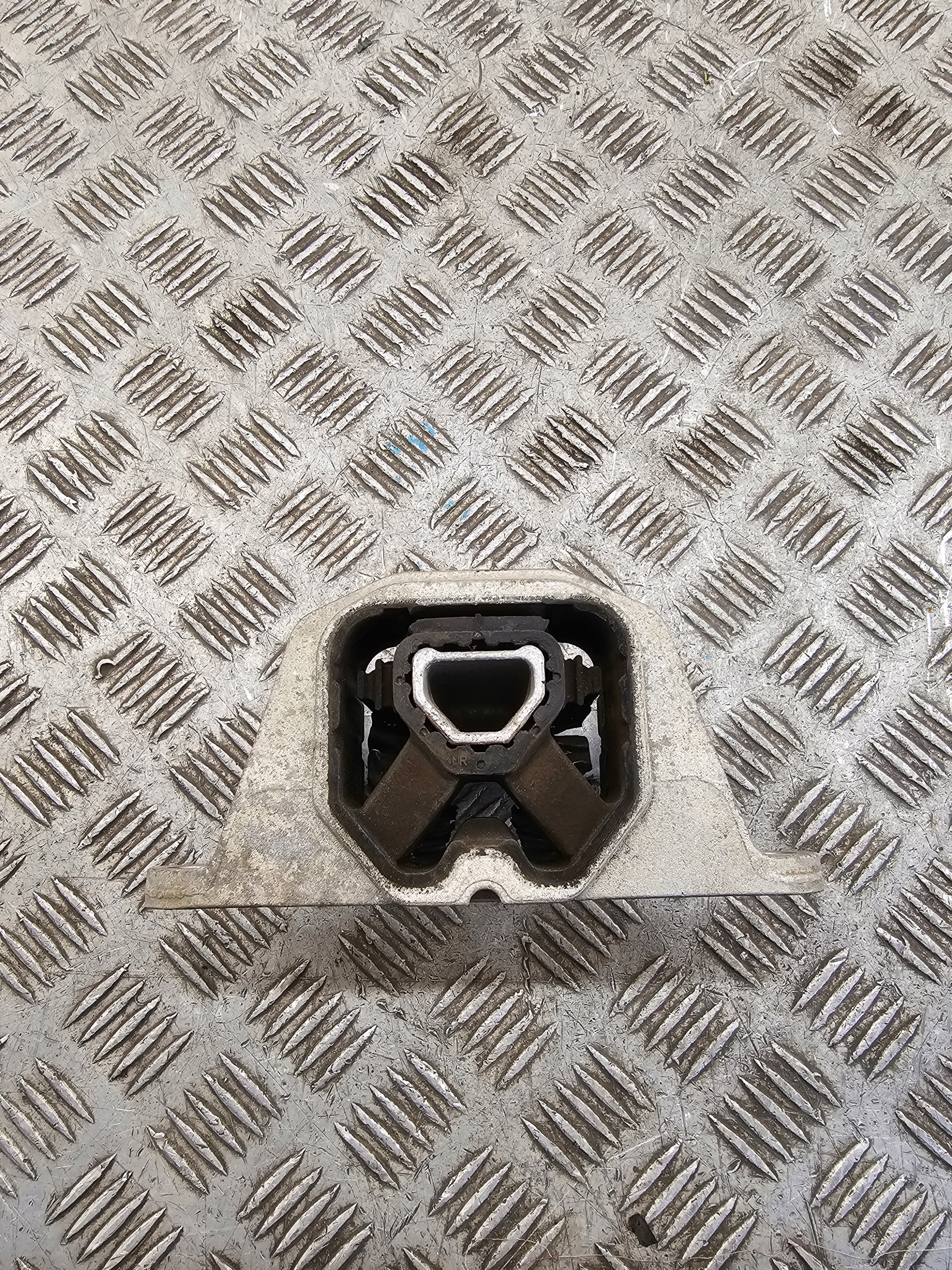 VW UP 1.0 MPI engine mount 1S0199262