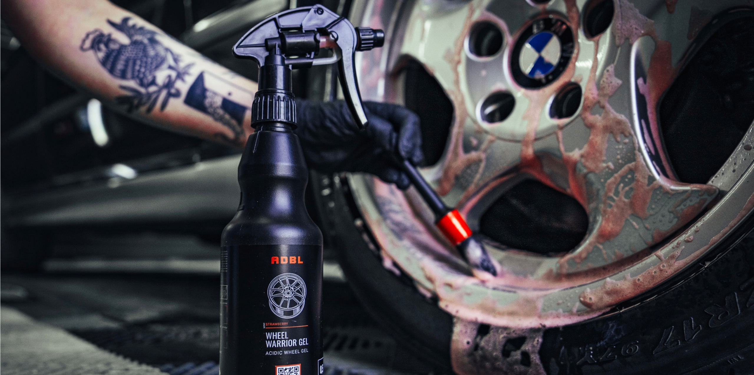 ADBL WHEEL WARRIOR GEL - KWAŚNY ŻEL PŁYN DO CZYSZCZENIA MYCIA FELG 500 ML Pojemność opakowania 500 ml