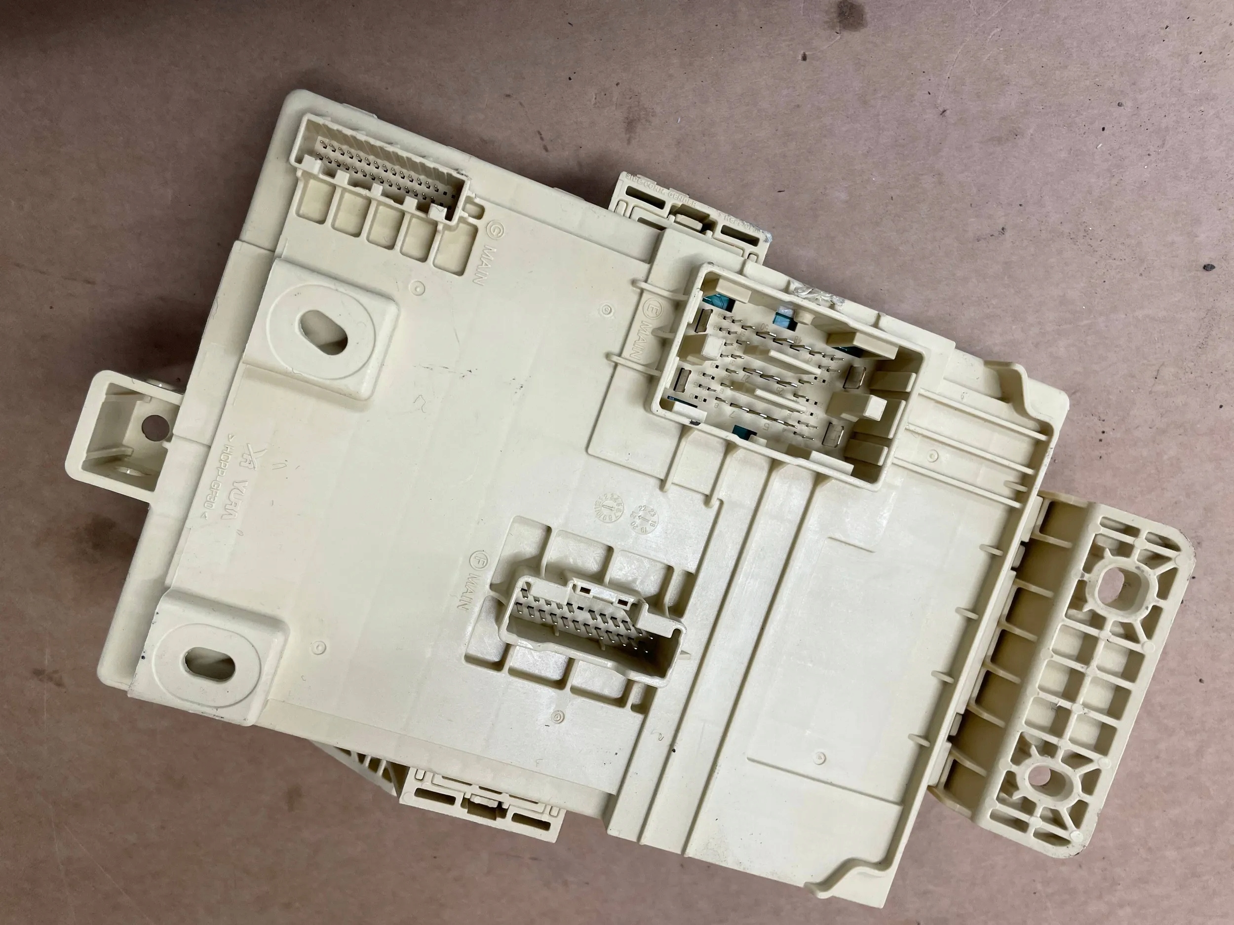 PROCEED CEED III LIFT 21- SKRZYNKA BEZPIECZNIKÓW 91957-J7310
