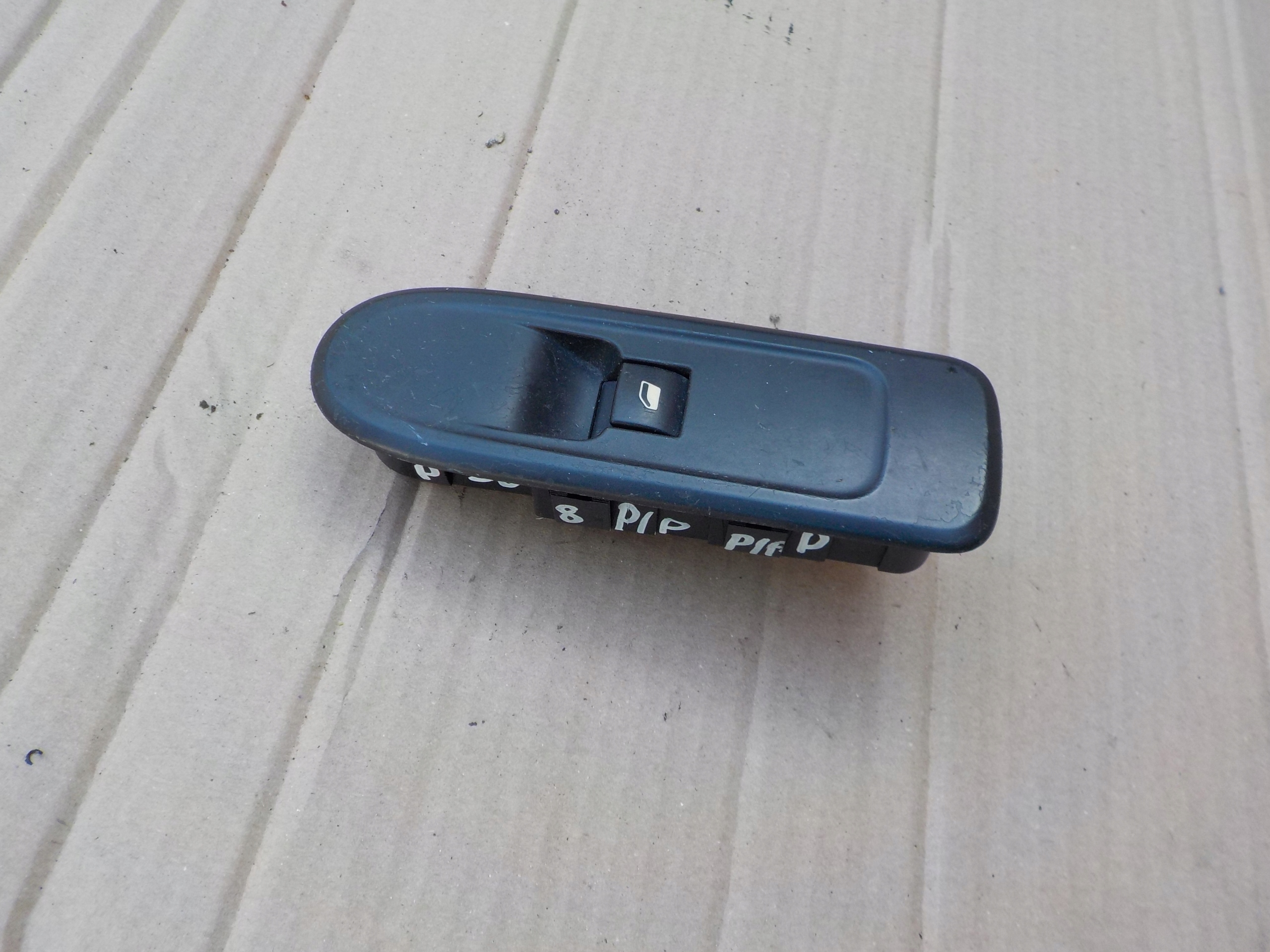 switch windows right front peugeot 308 and T7 2009r