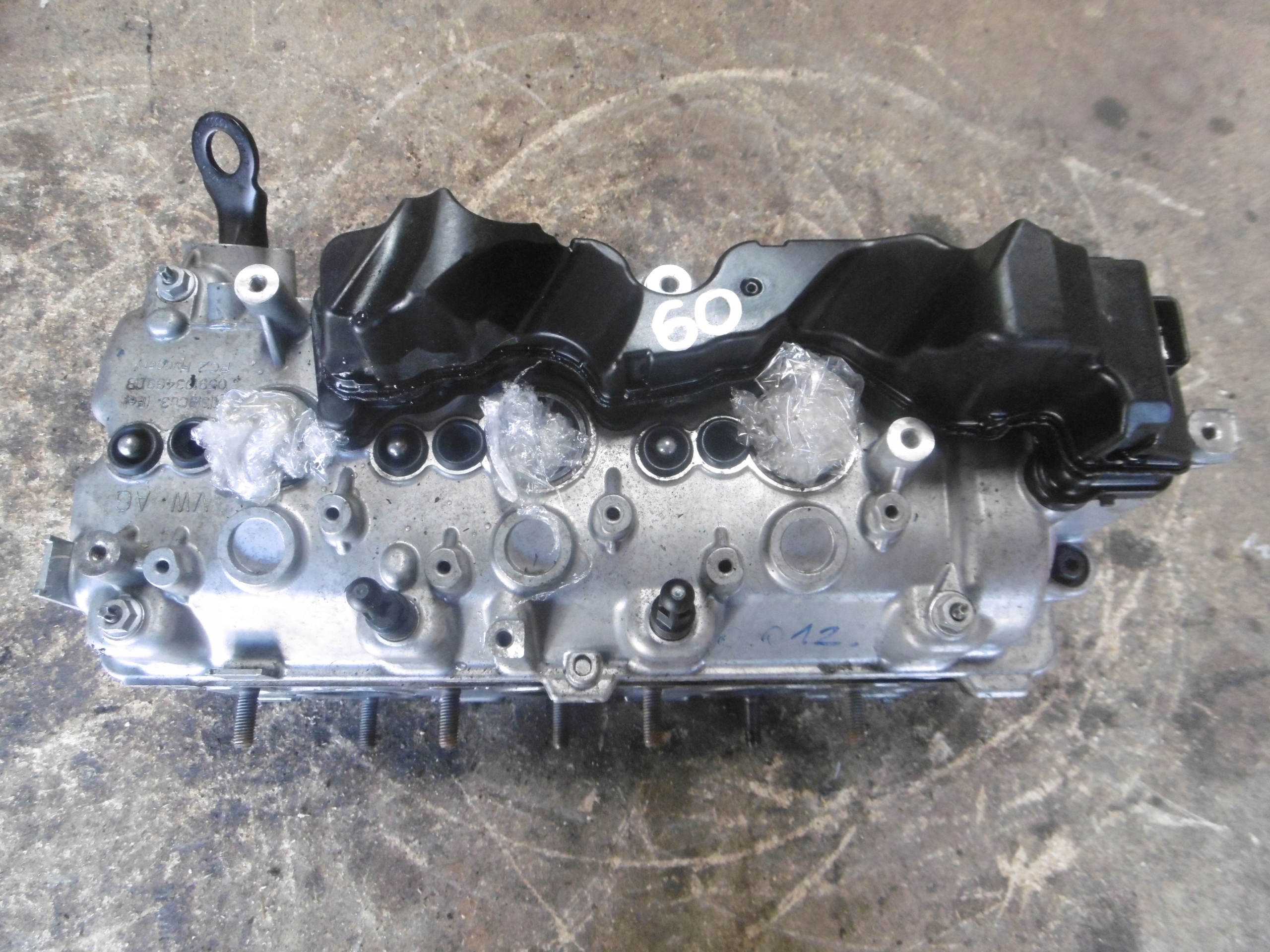 GŁOWICA LEWA 059353GL VW TOUAREG III 3.0TDI AUDI