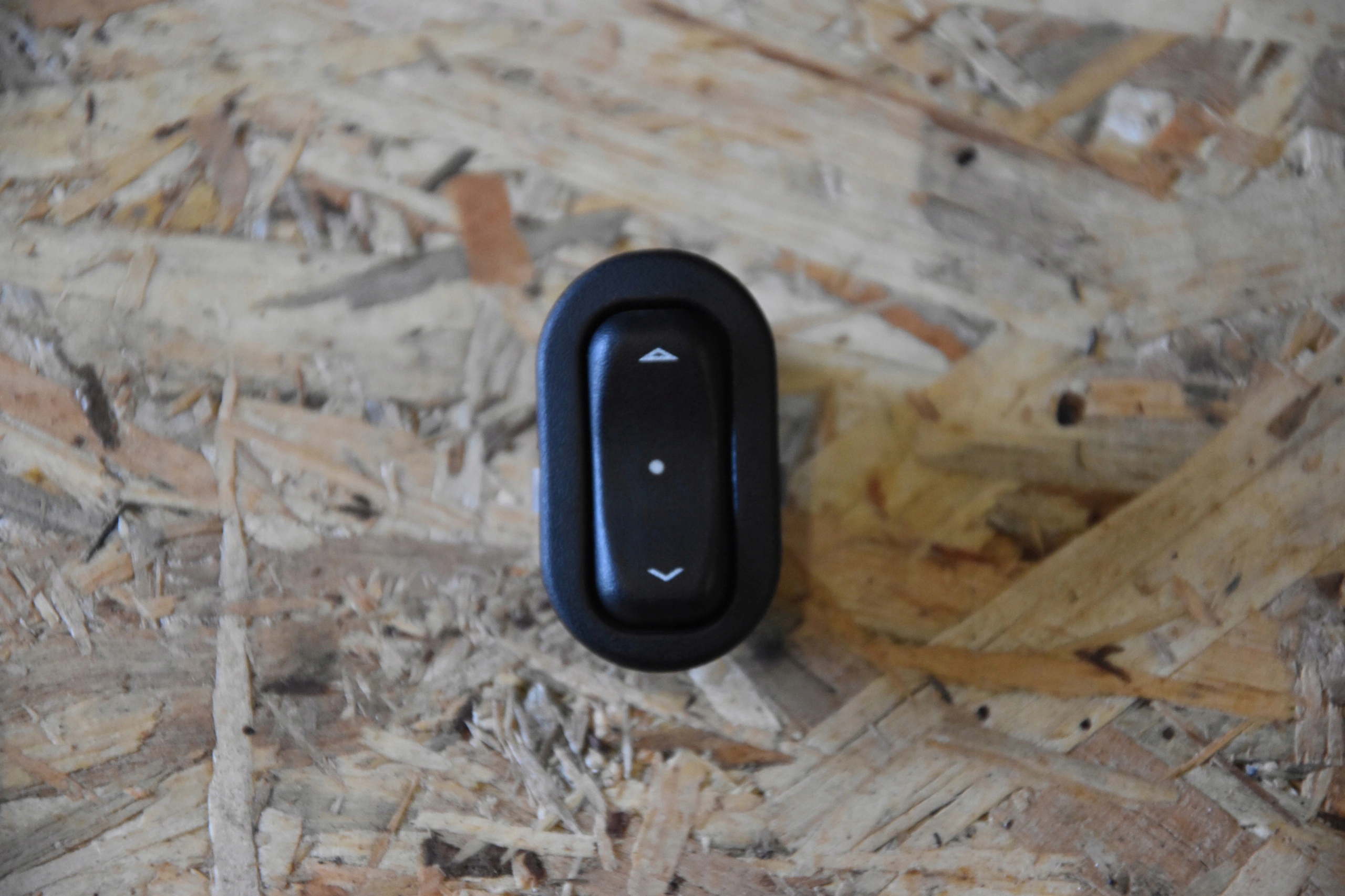 OPEL MERIVA A CORSA C PRZEŁĄCZNIK SZYB 13363102