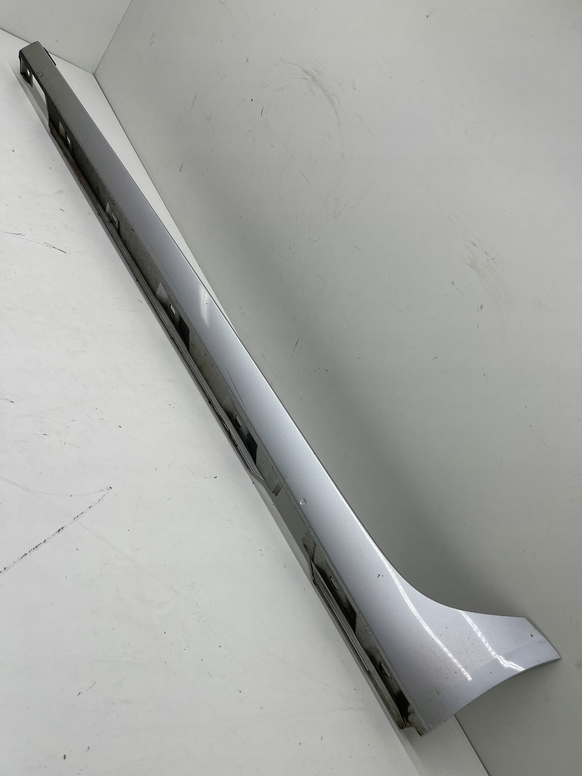 AUDI A6 C7 moulding cap of the threshold threshold left colour LX7W SREBRNA