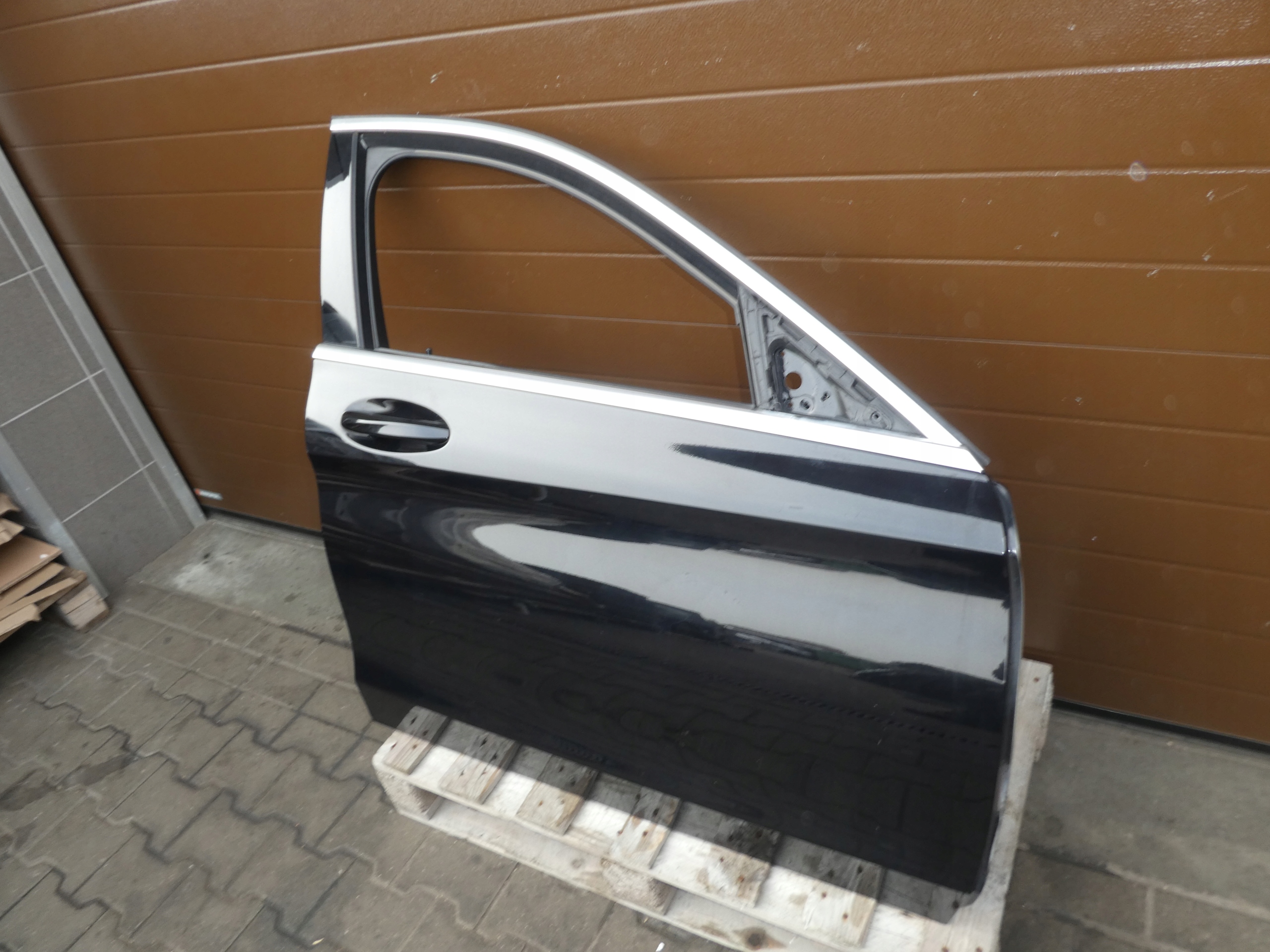 door front right MERCEDES C KLASA A205 complete black,