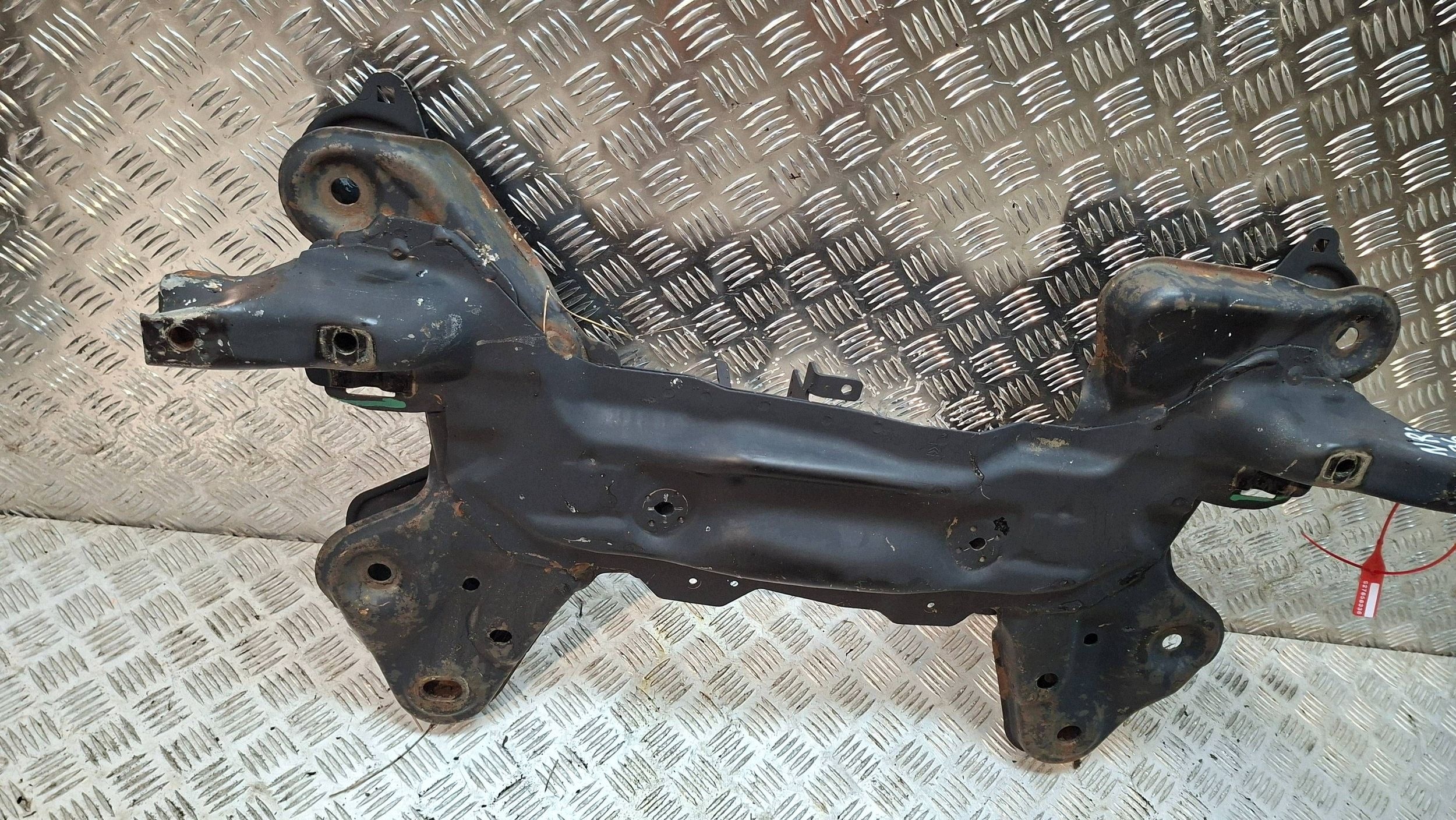 axle beam front PEUGEOT 208 2008 LIFT 2016
