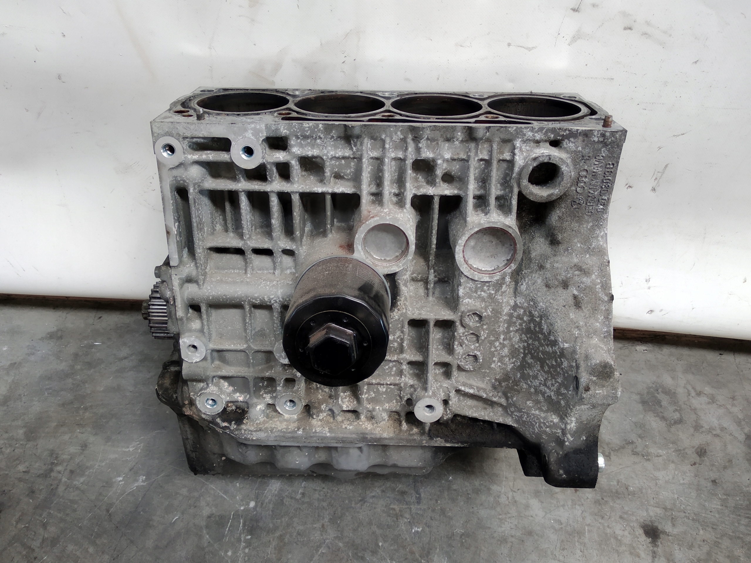Dol of the engine blok crank AKQ 1,4 16V VW Golf 4 IV