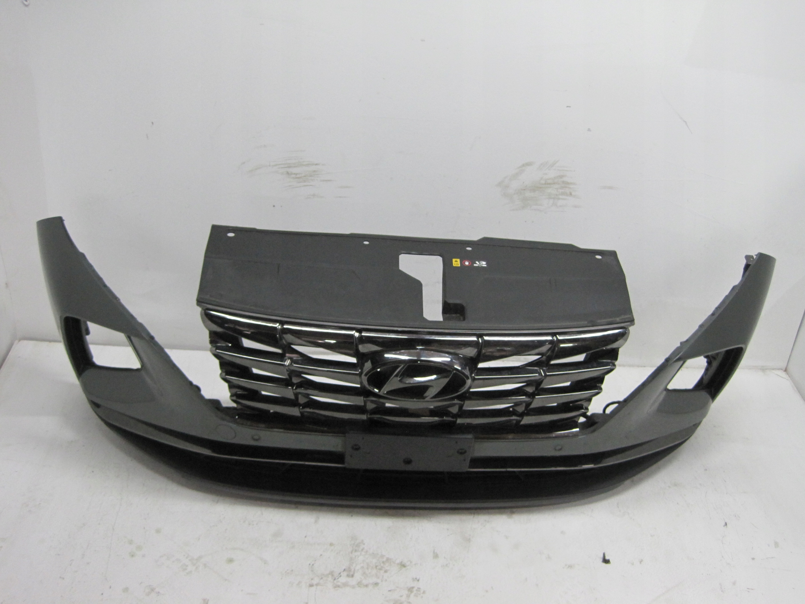 bumper HYUNDAI TUCSON IV 4 PDC 21R below RADAR front