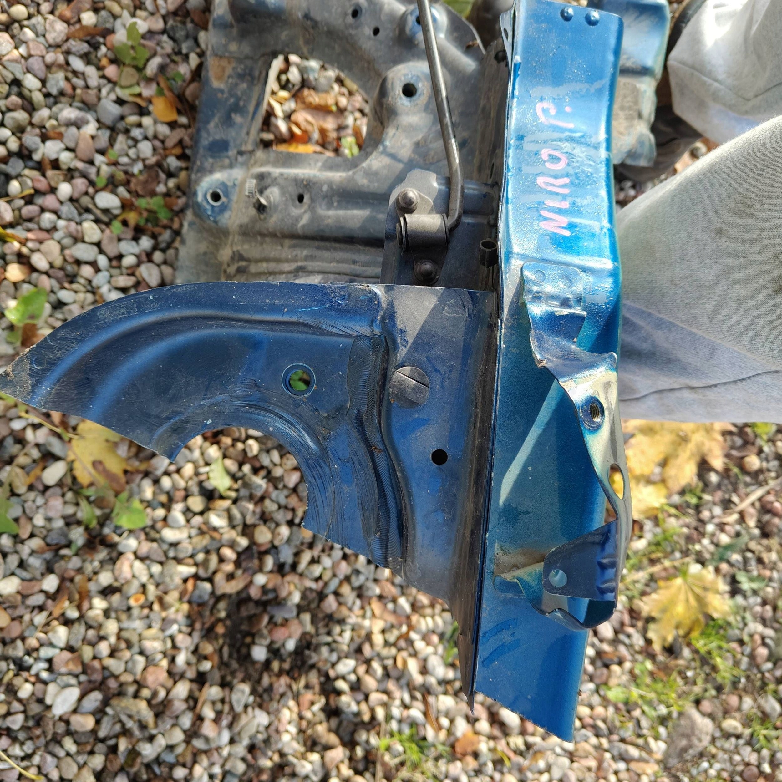 quarter front front side right KIA Niro