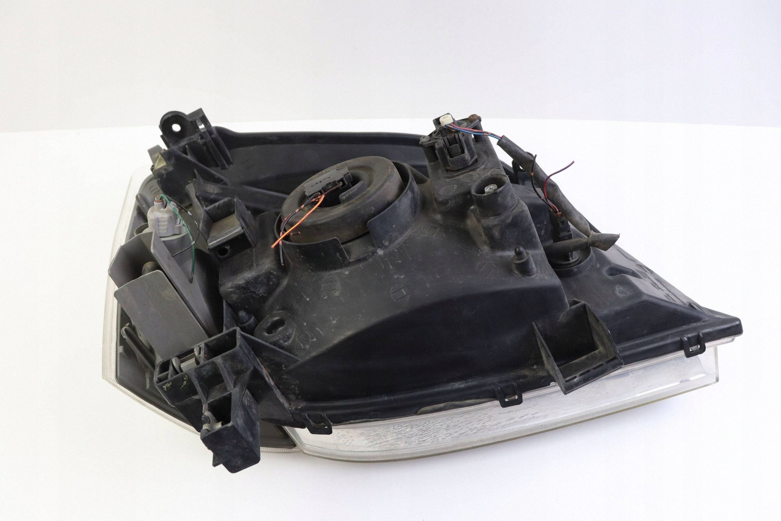 NISSAN X-TRAIL T30 light front left front E137511 EUROPA