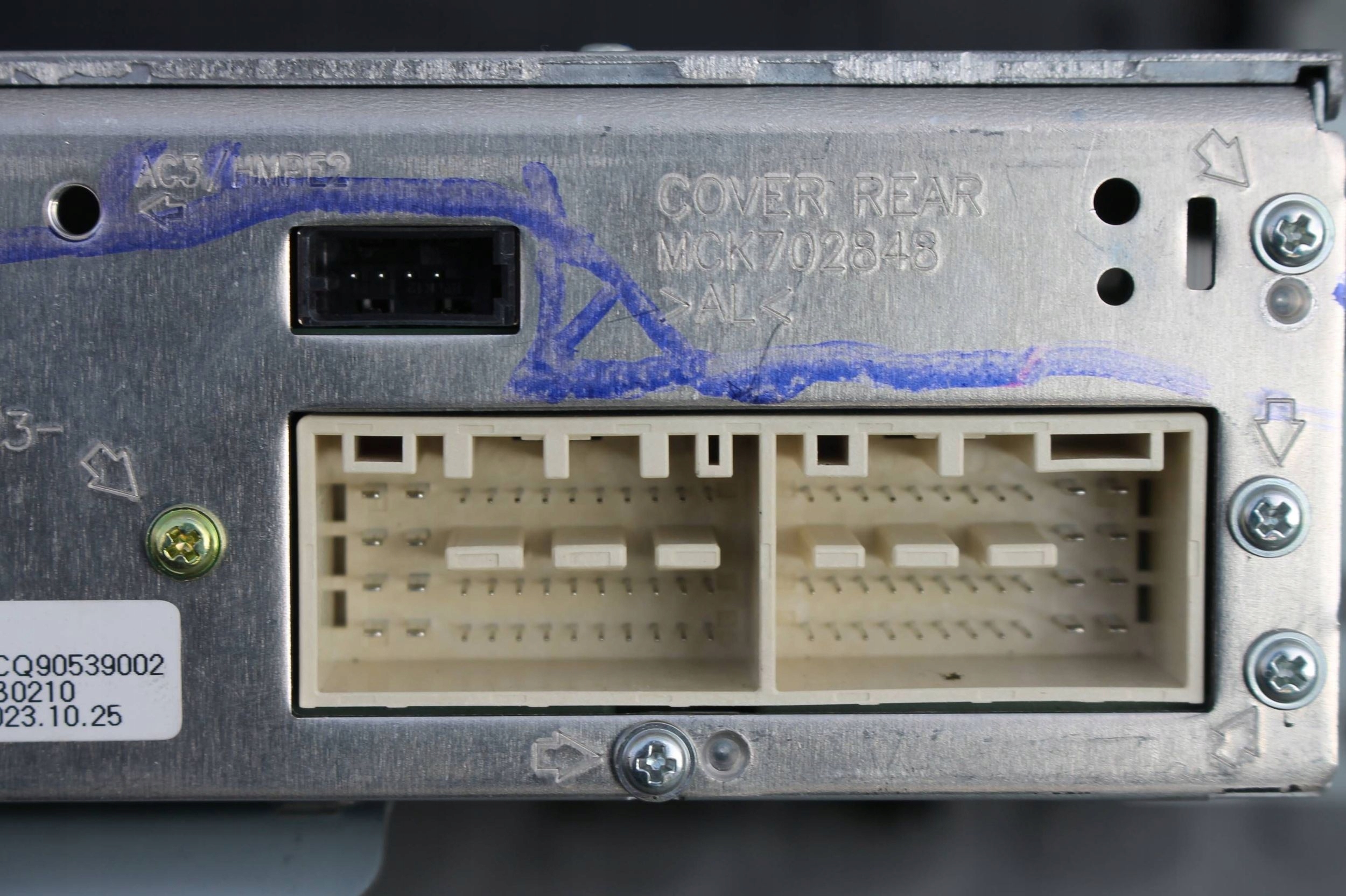 радио экран 96560H8461FHV kia STONIC GT как