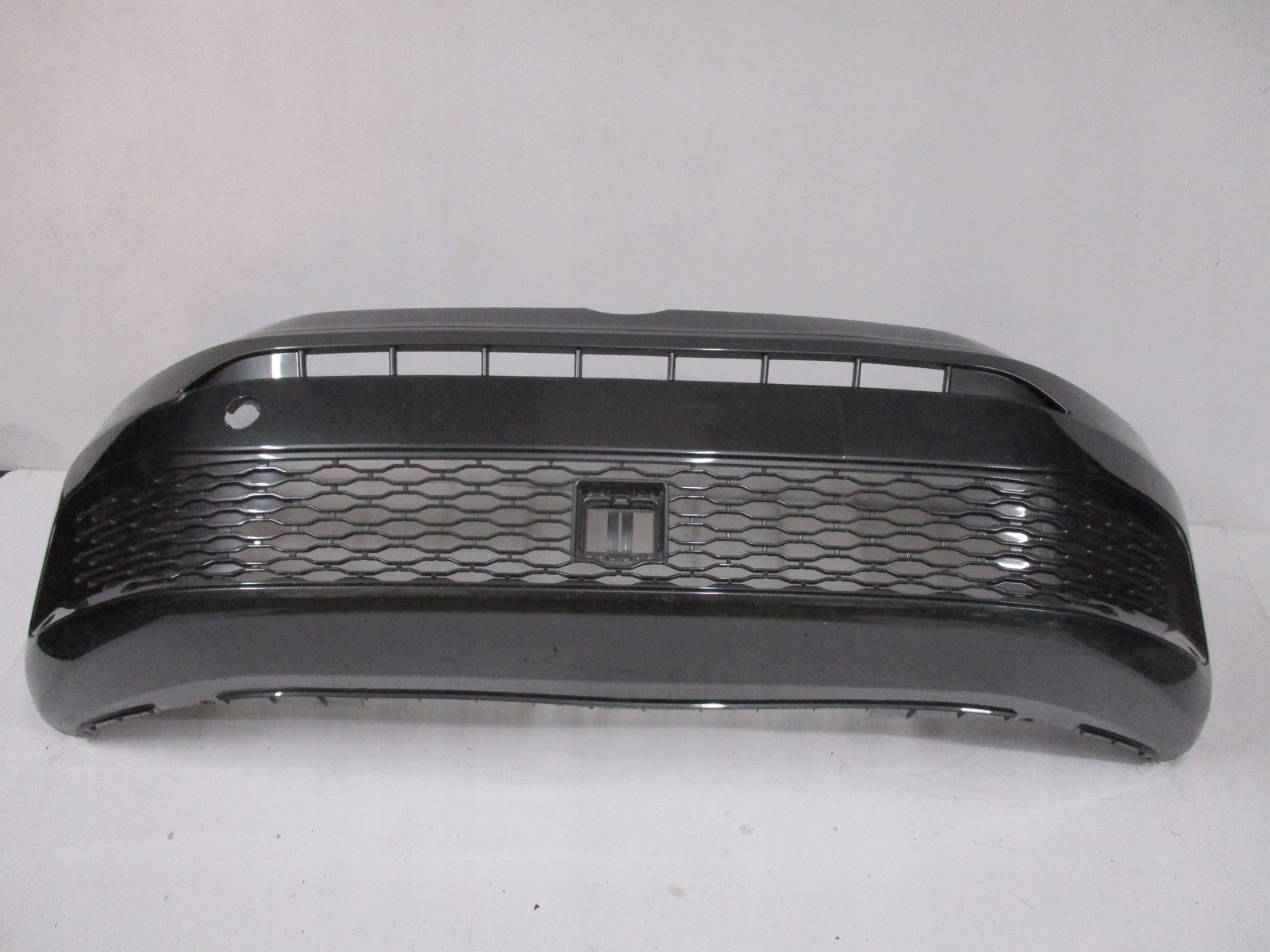 BRANIK PREDNJI DIO VW CADDY 2K7 21R ISPOD RADAR