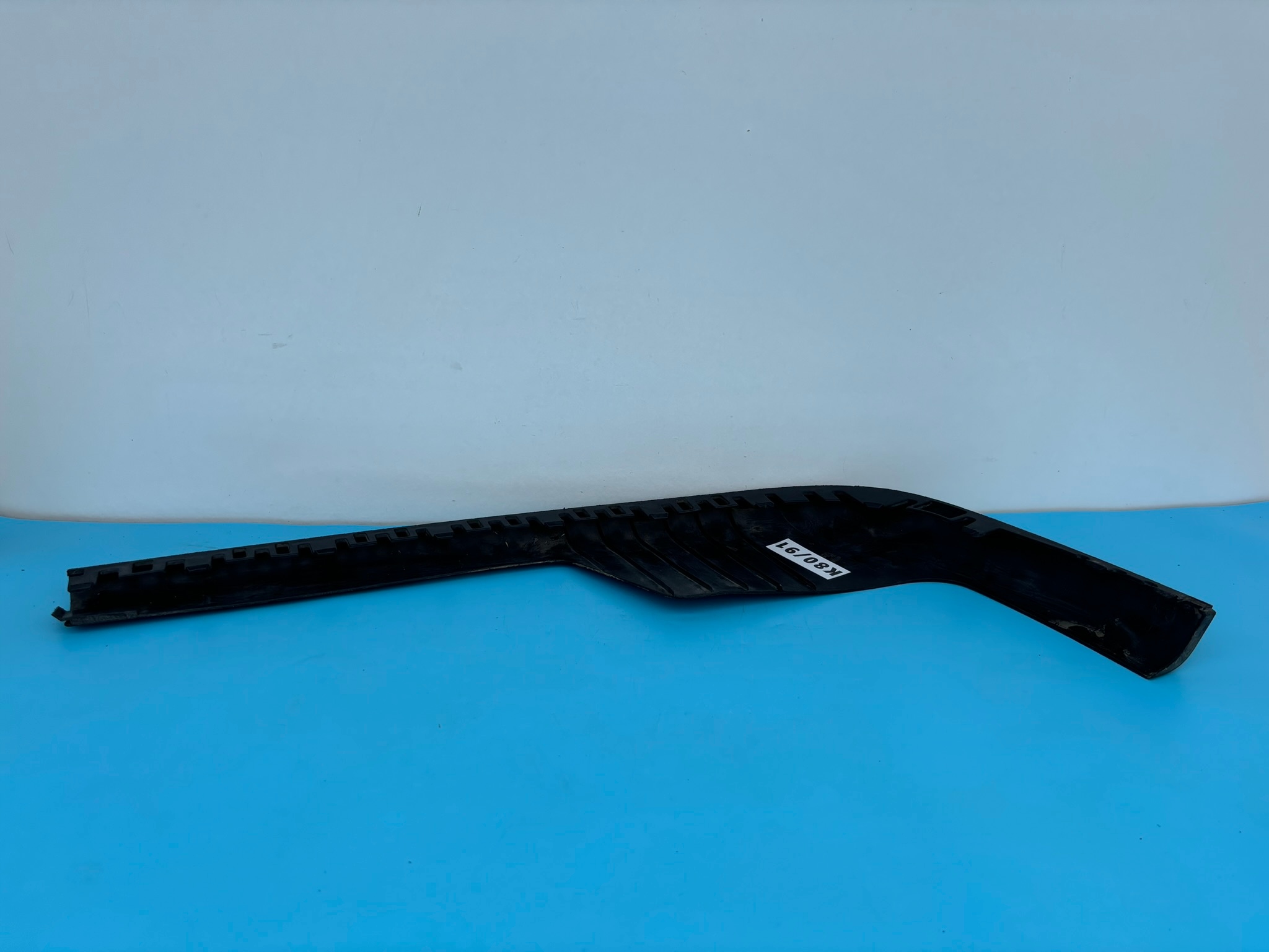 VW PASSAT B4 pravý HOKEJ SPOILER nárazníku předek 3A0805904B K80/91