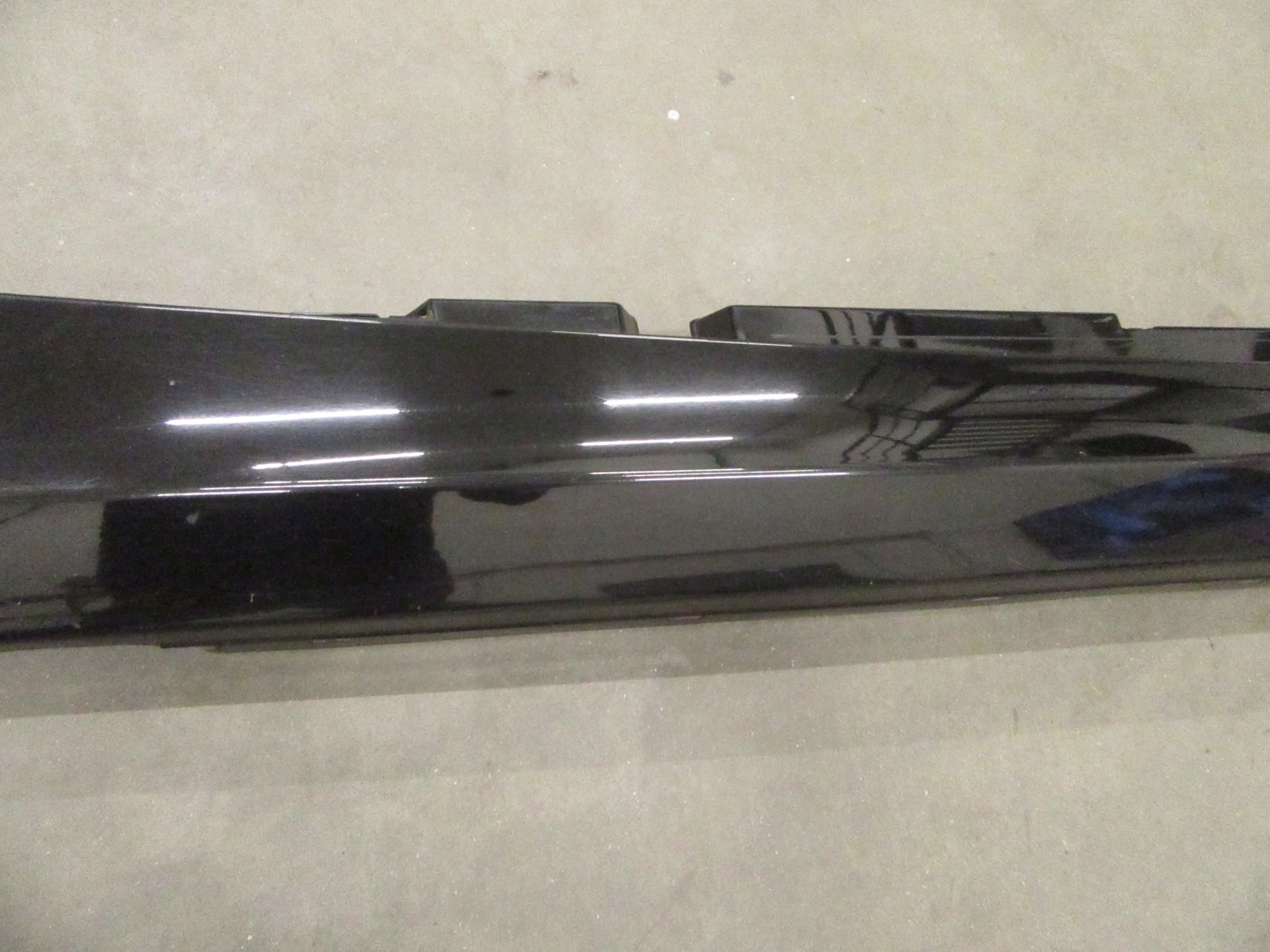 lišta prahová pravá BMW e81 e82 e87 e88 SCHWARZ II 2 668