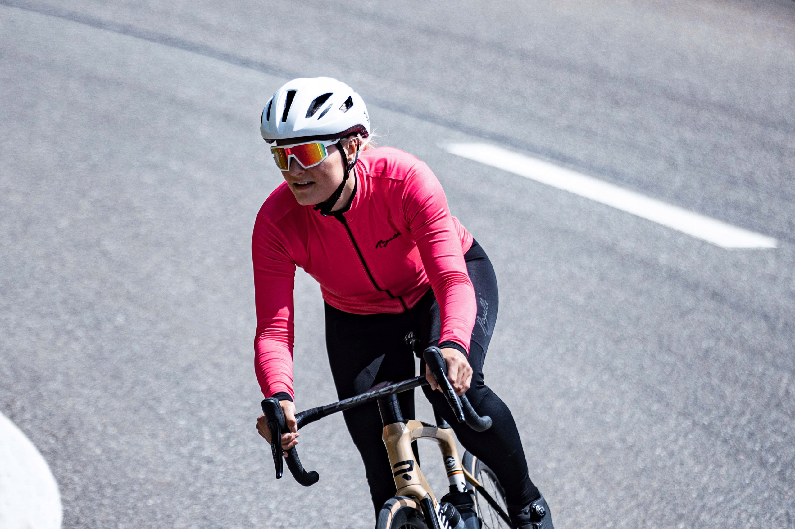 Rogelli ESSENTIAL - damska bluza rowerowa Model ESSENTIAL