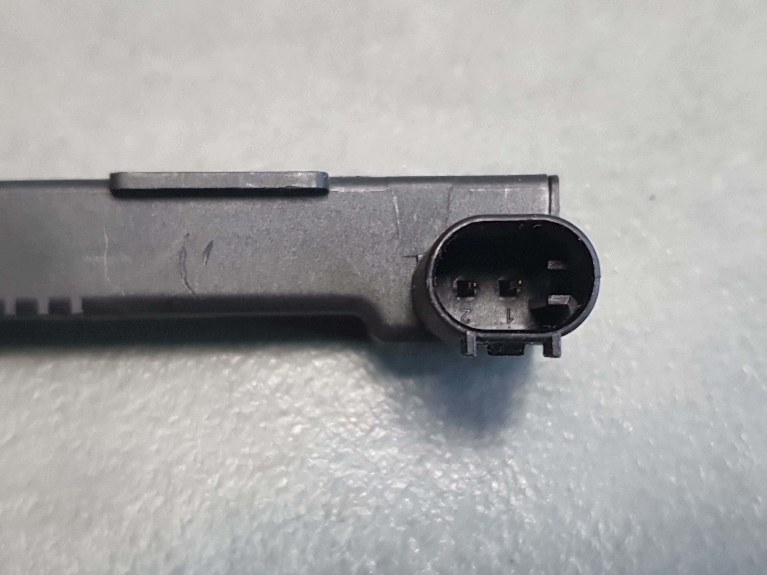 Audi SQ6 e-tron antenne innen 85H907247