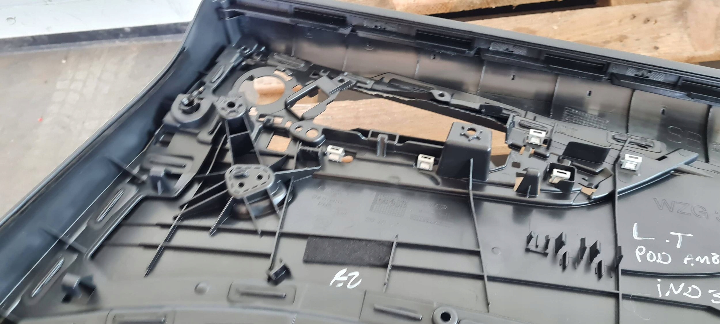 Audi OE 8W8867318