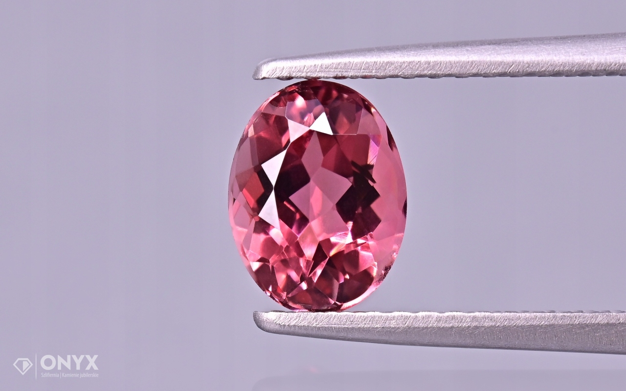 Turmalín fazetovaný ovál 7,5x5,5 mm