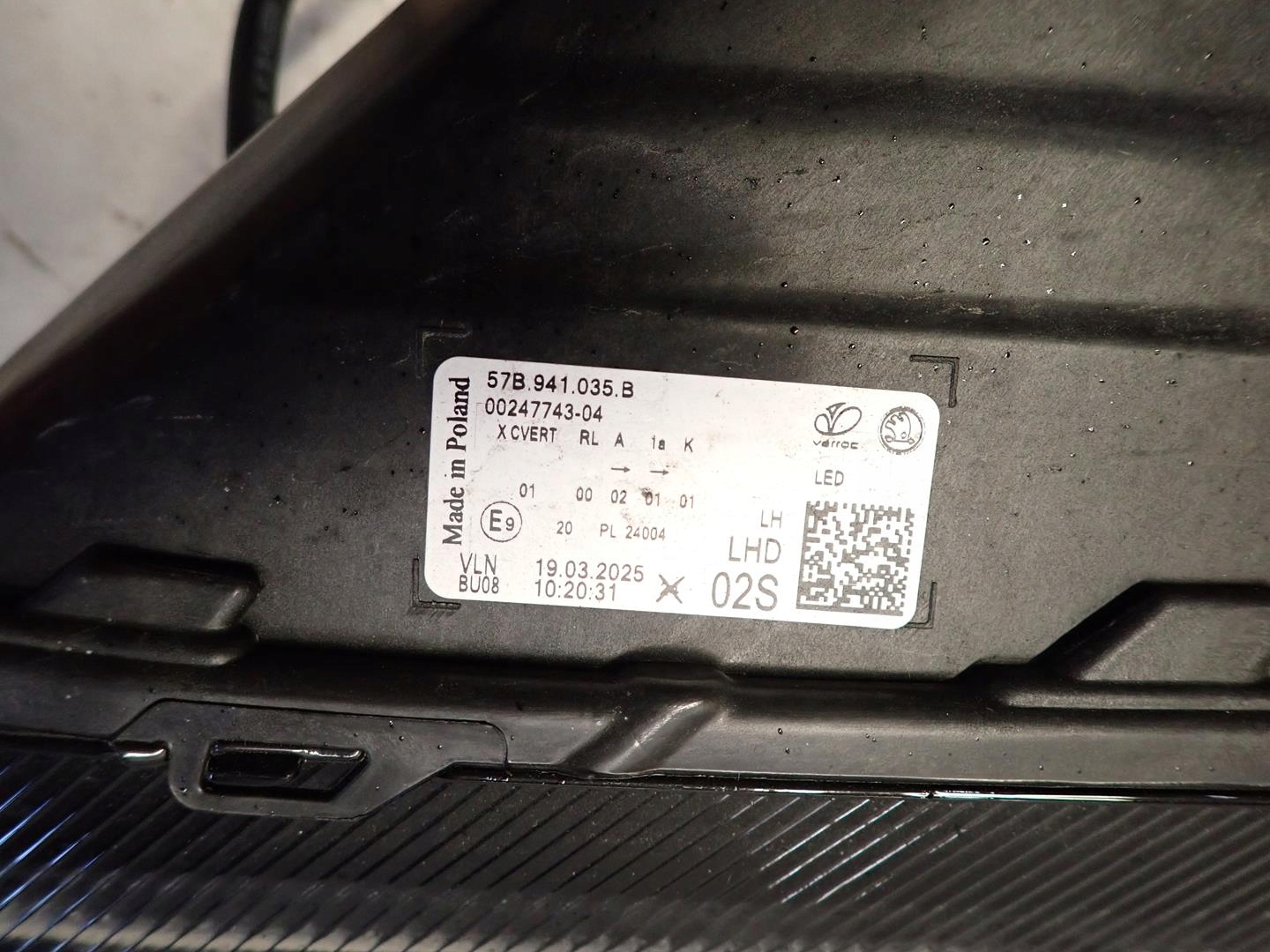 light front front left SKODA KAROQ LIFT 2021- FULL LED 57B941035B