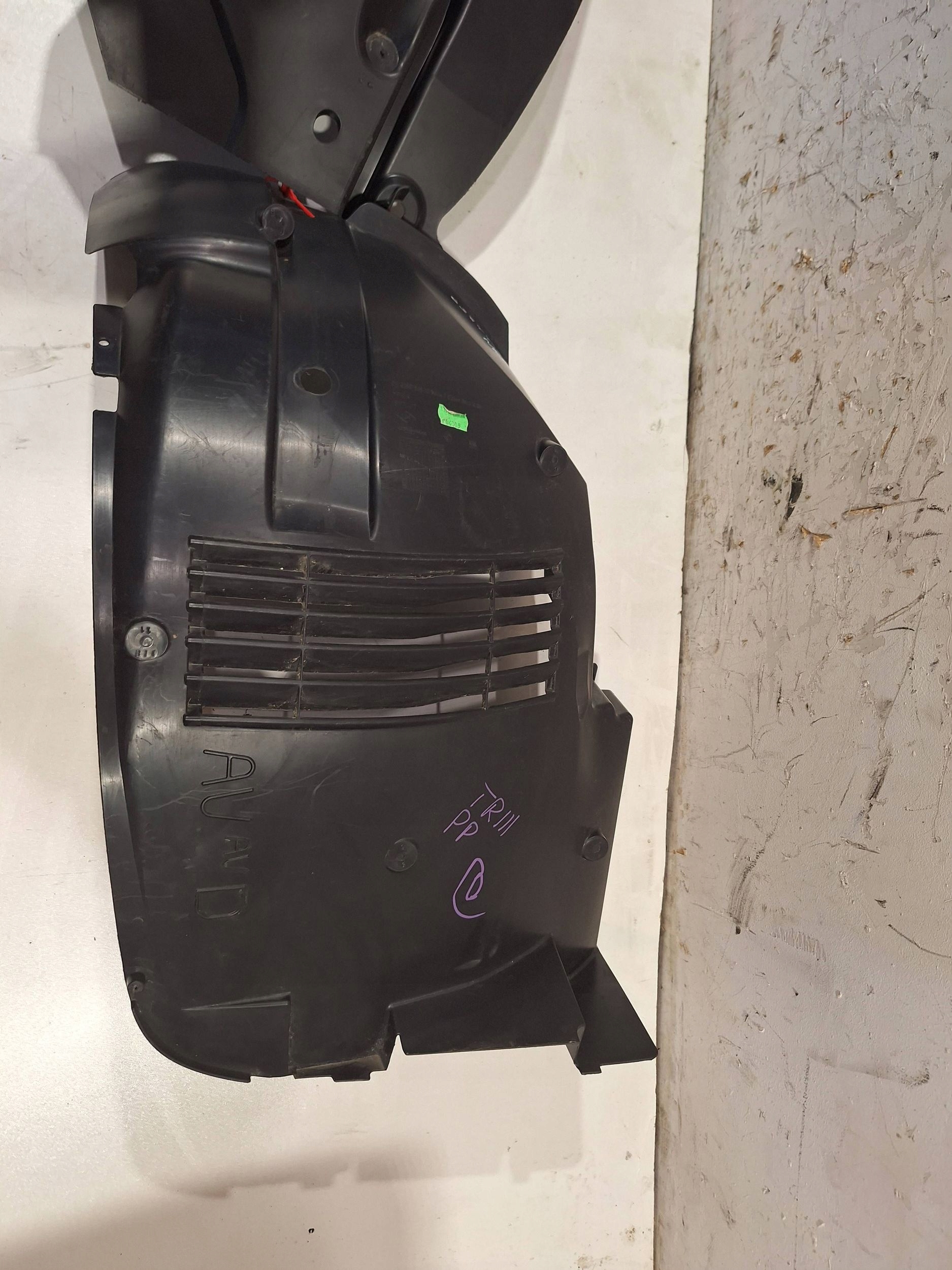 mudguard front right 638449610R RENAULT TRAFIC III TALENTO 14