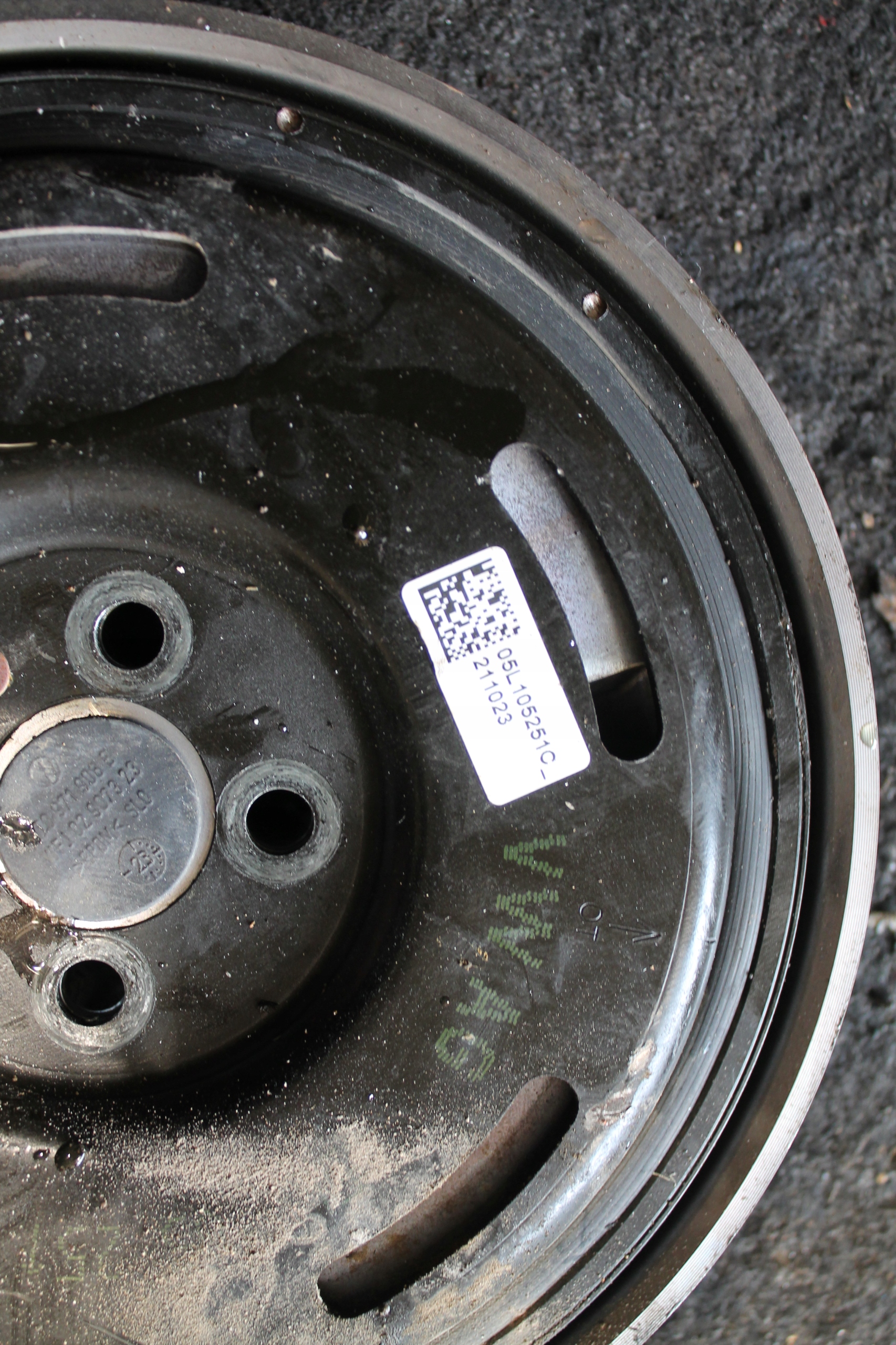 2140. pulley 05L105251C