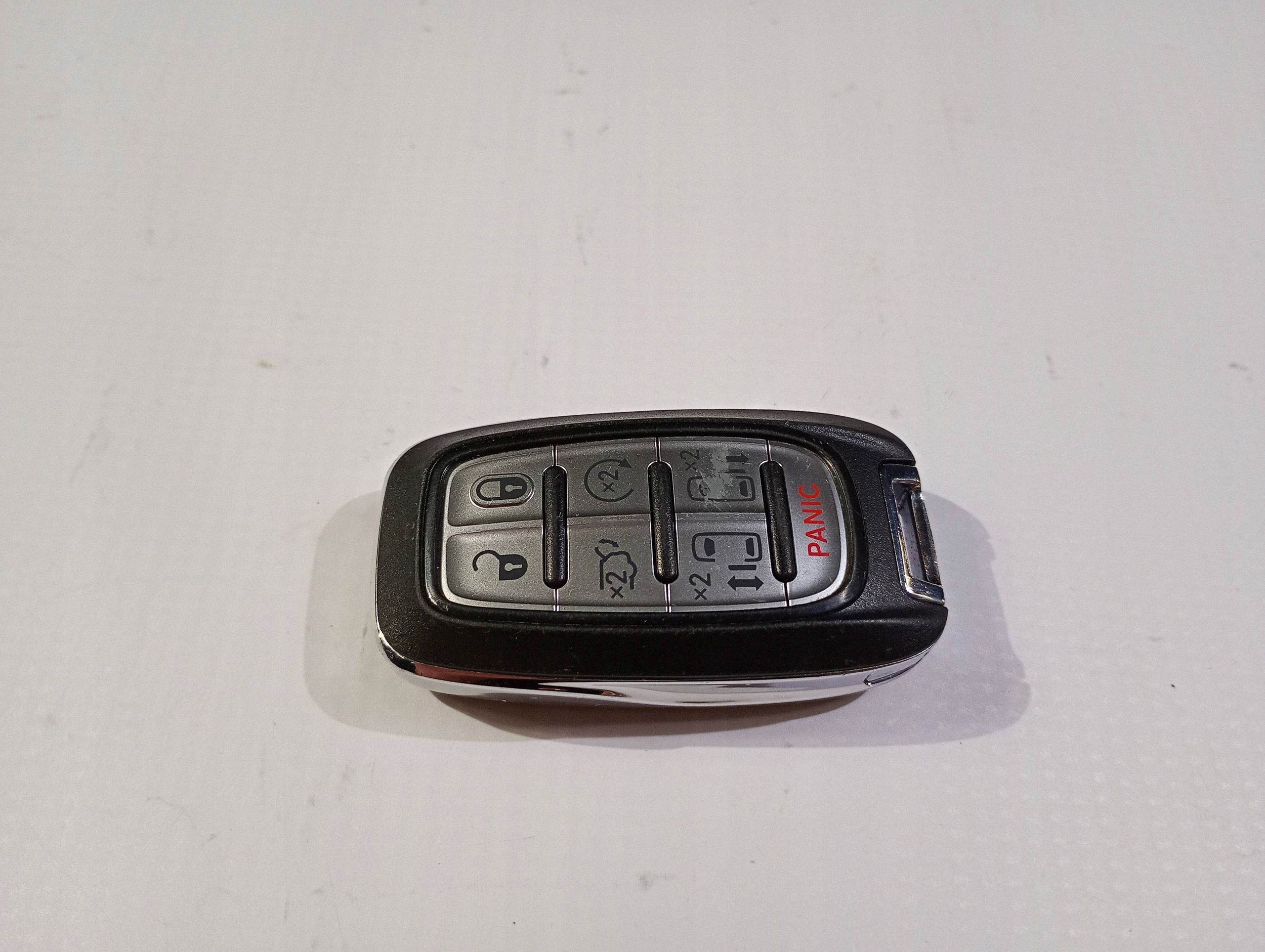 ključ pilot original Chrysler Pacifica 2021
