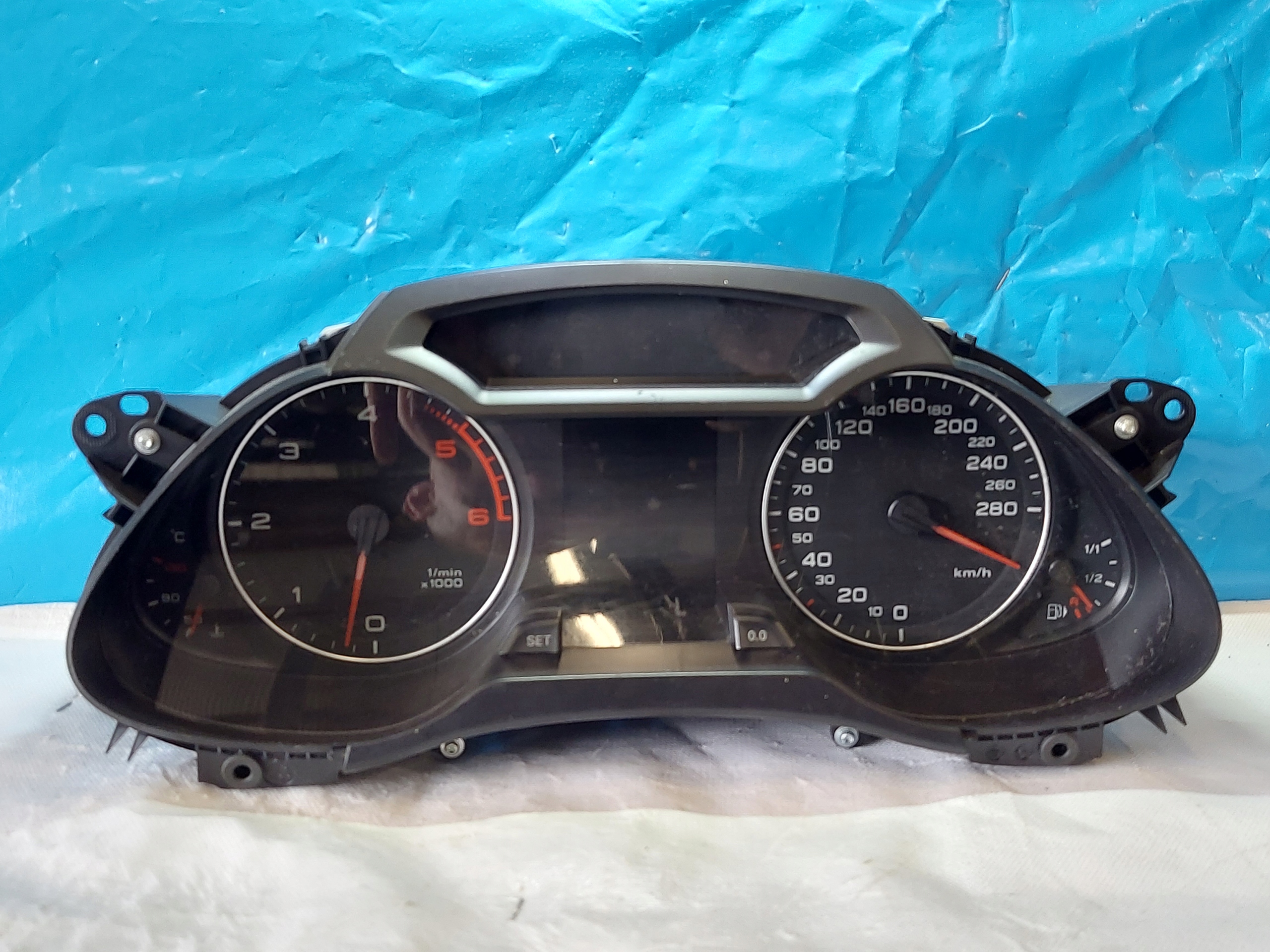 dials clock AUDI A4 B8 2.7 TDI 8K0920930D