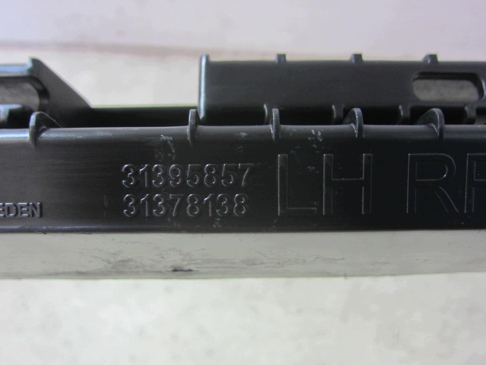 VOLVO XC90 II holder support console XC 90 left of the threshold left 31395857