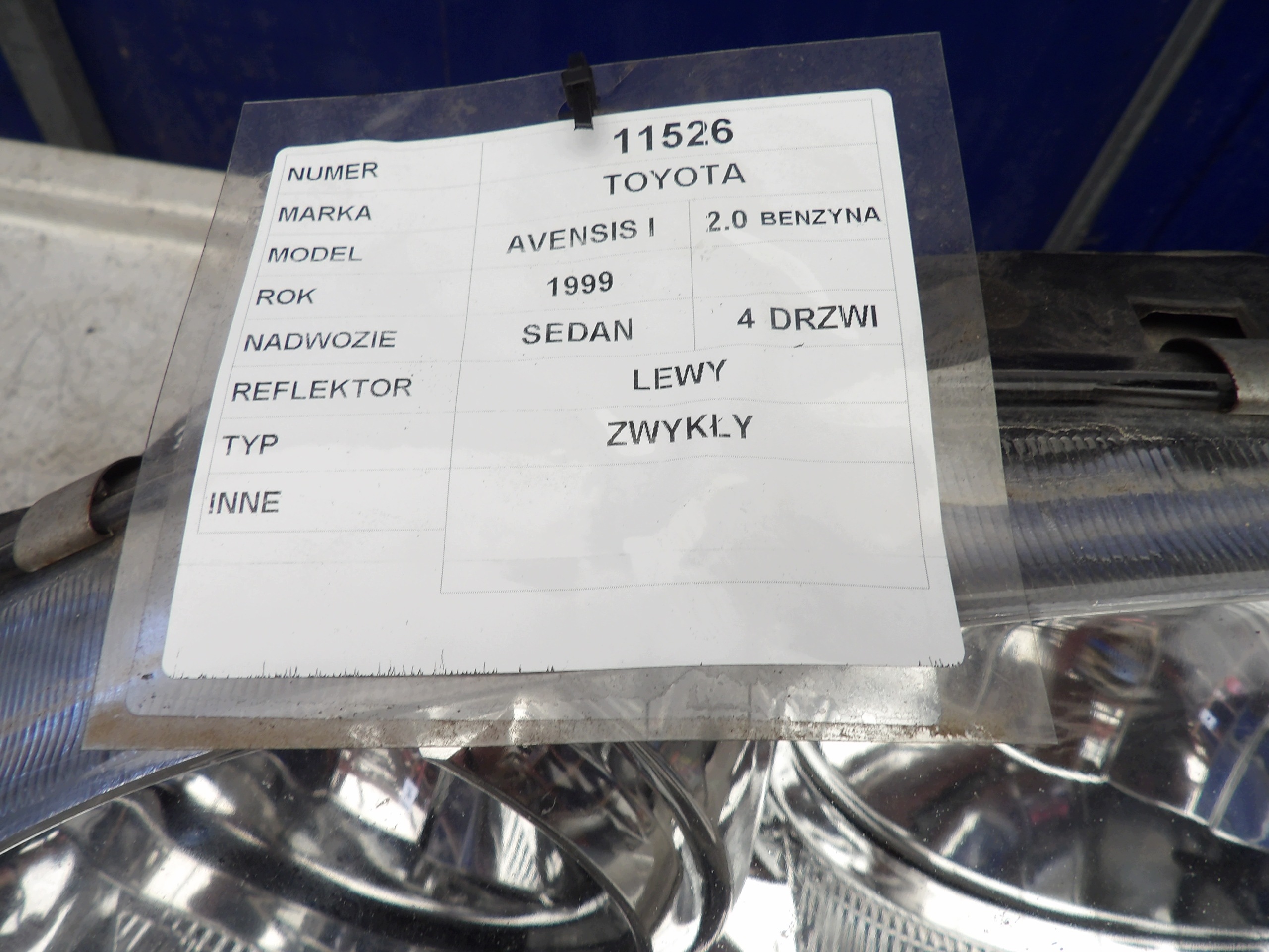 Toyota Avensis T22 light front left