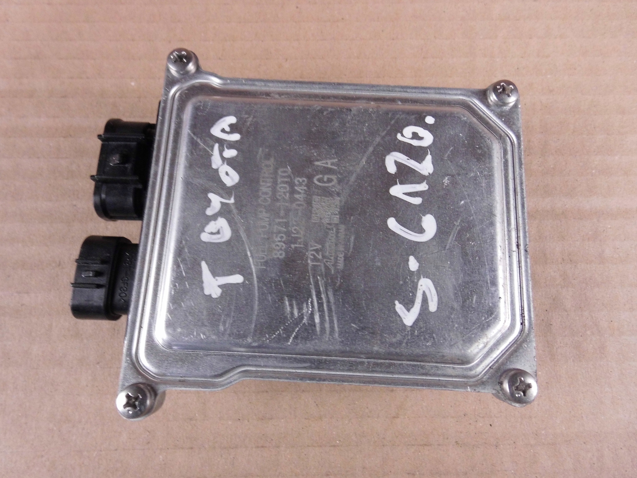 Toyota RAV4 V 2019+ module pompy 8957112010