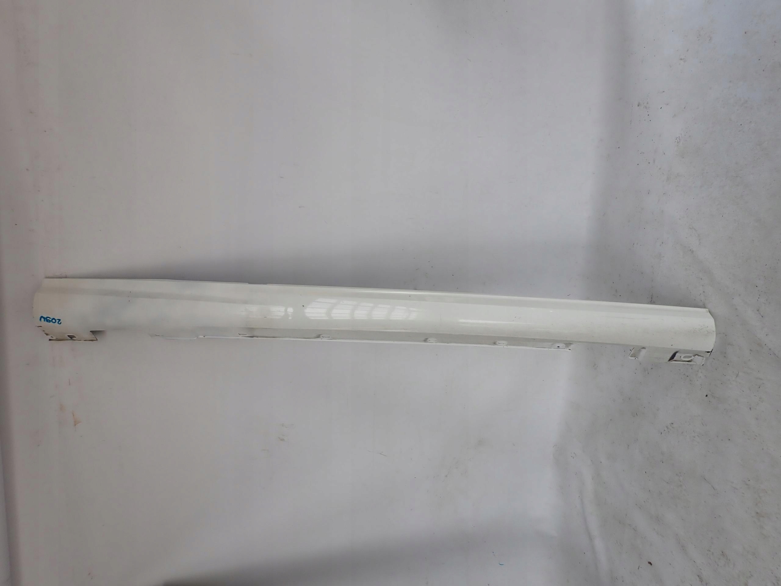 MERCEDES C-KLASA W204 AMG 07-14 moulding threshold right threshold right