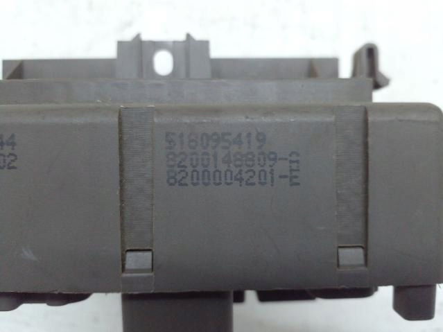 Module Module fusibles RENAULT LAGUNA II 8200148809