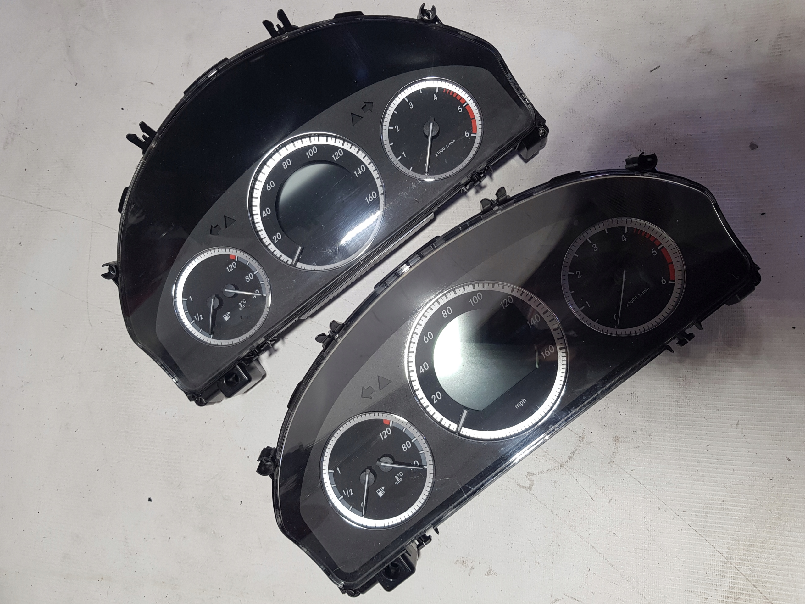 dials dials MERCEDES W204 UK 2049002605