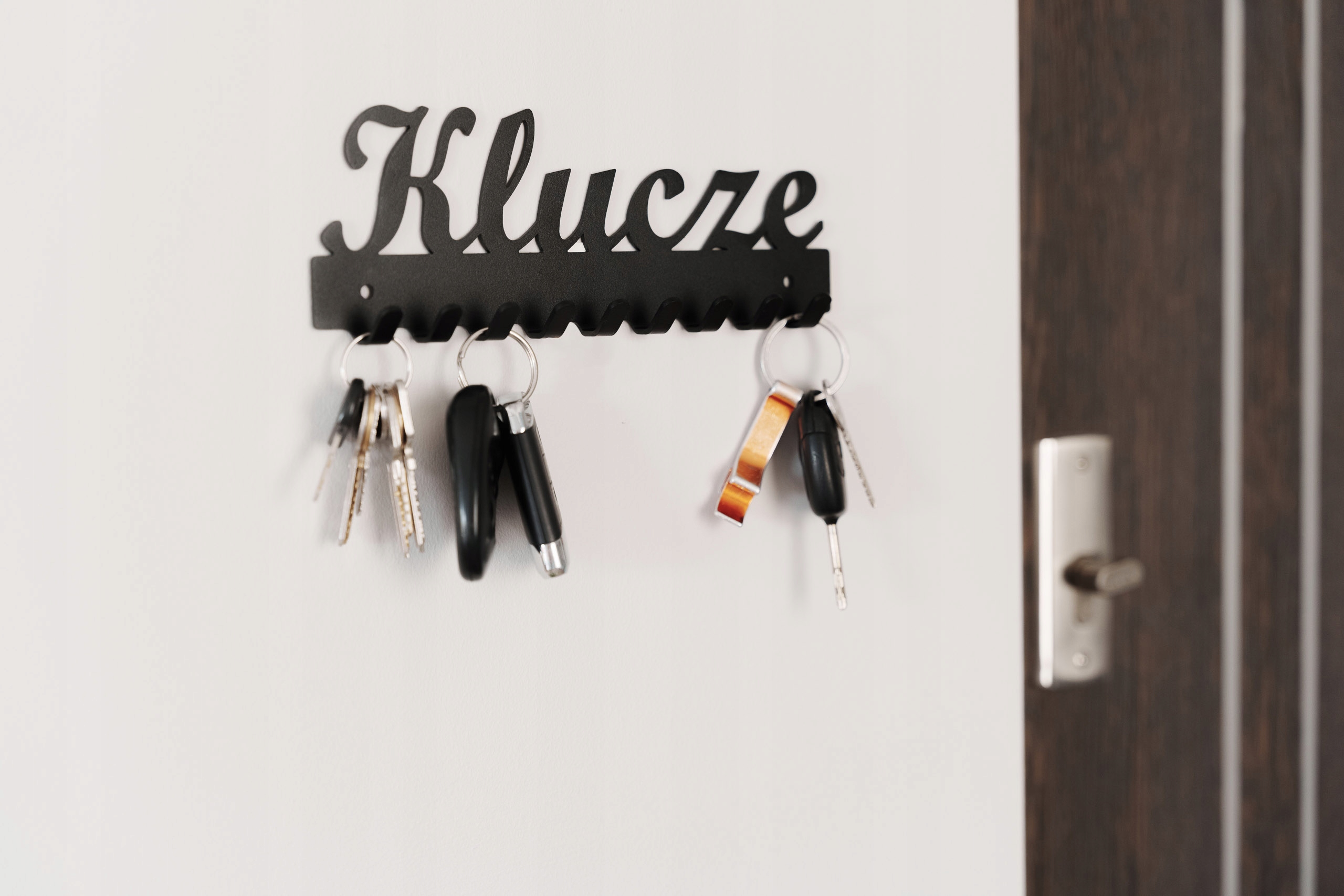 Wieszak na klucze z napisem Klucze czarny Marka inna