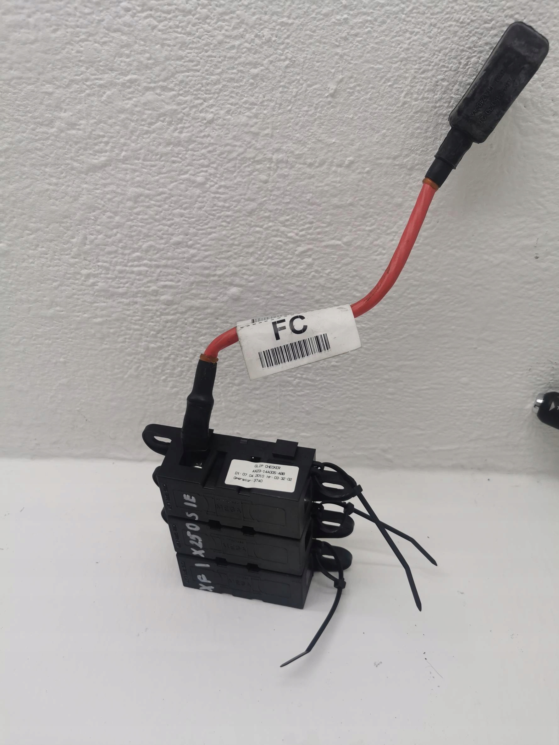 terminal plus JAGUAR XF and X250 AX23-14A005-ABB