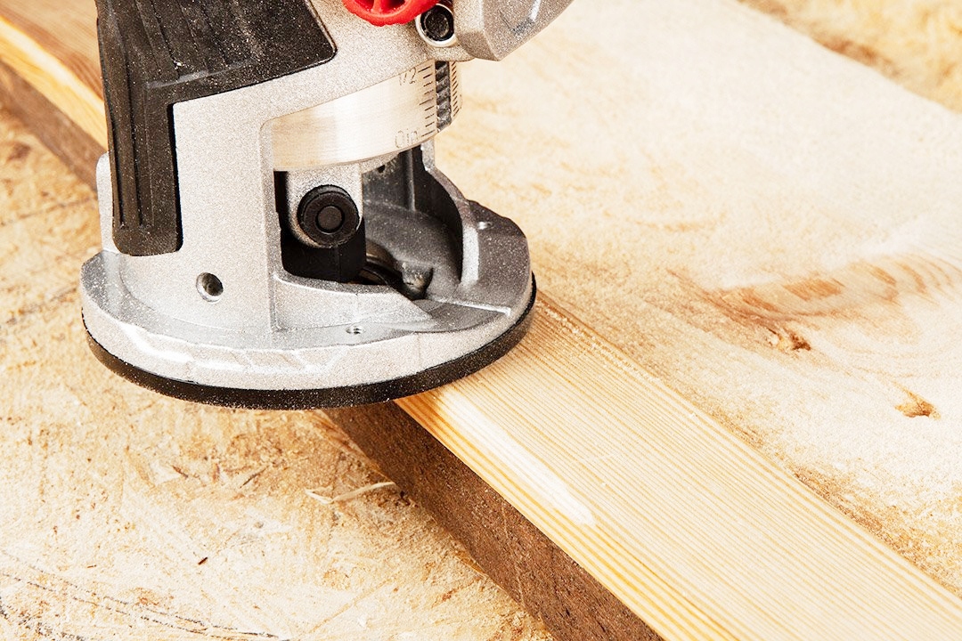 FREZARKA GÓRNOWRZECIONOWA AKUMULATOROWA BEZPRZEWODOWA DO DREWNA DRZEWA 6.0 Stan opakowania oryginalne