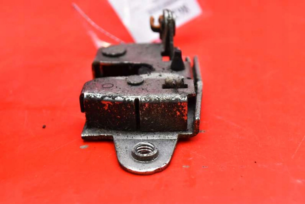 lock bonnet rear part boot left TOYOTA HILUX 7 VII 05-15