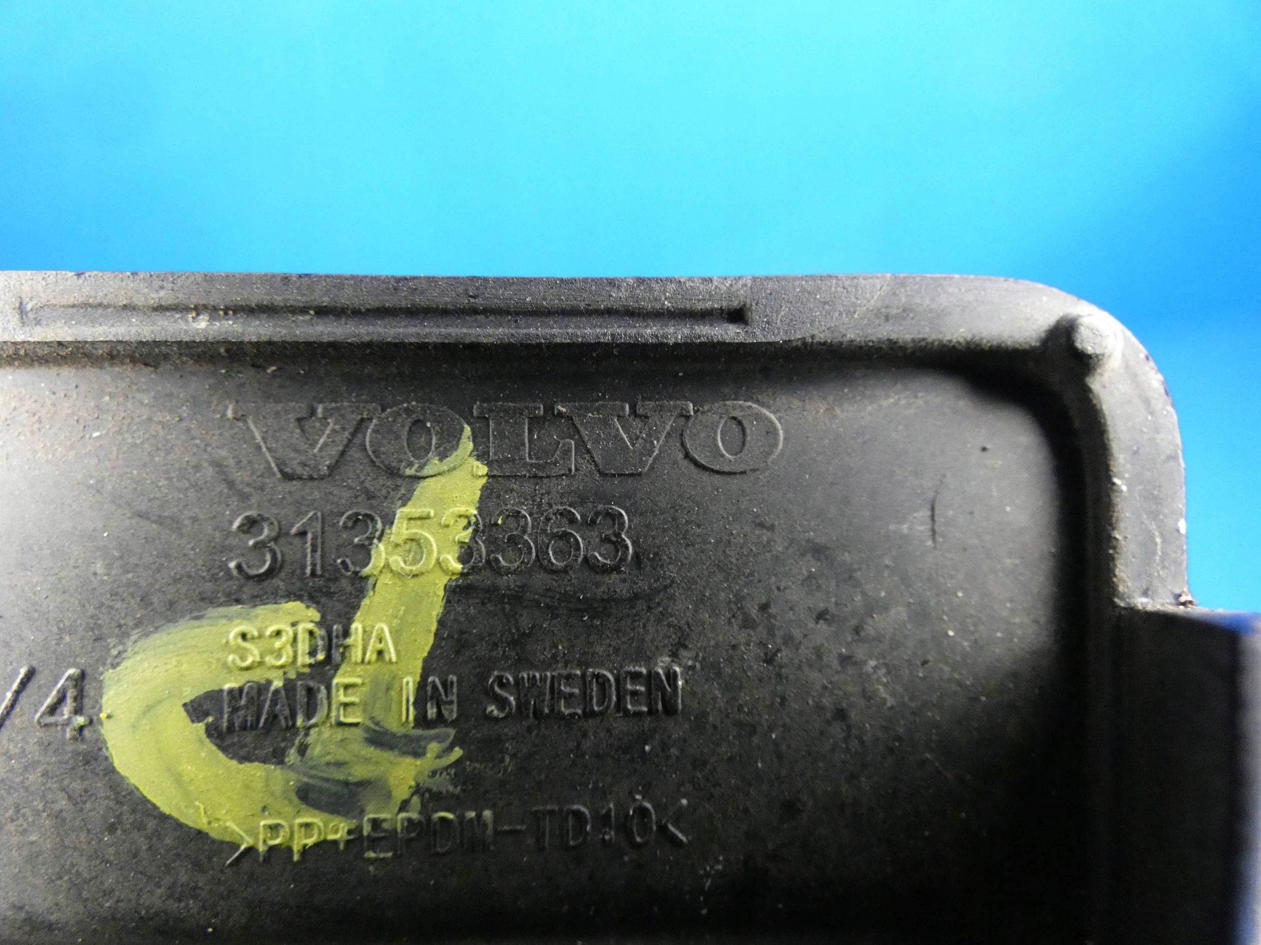 VOLVO XC90 II spoiler of a bumper WKRETKI HAKA front