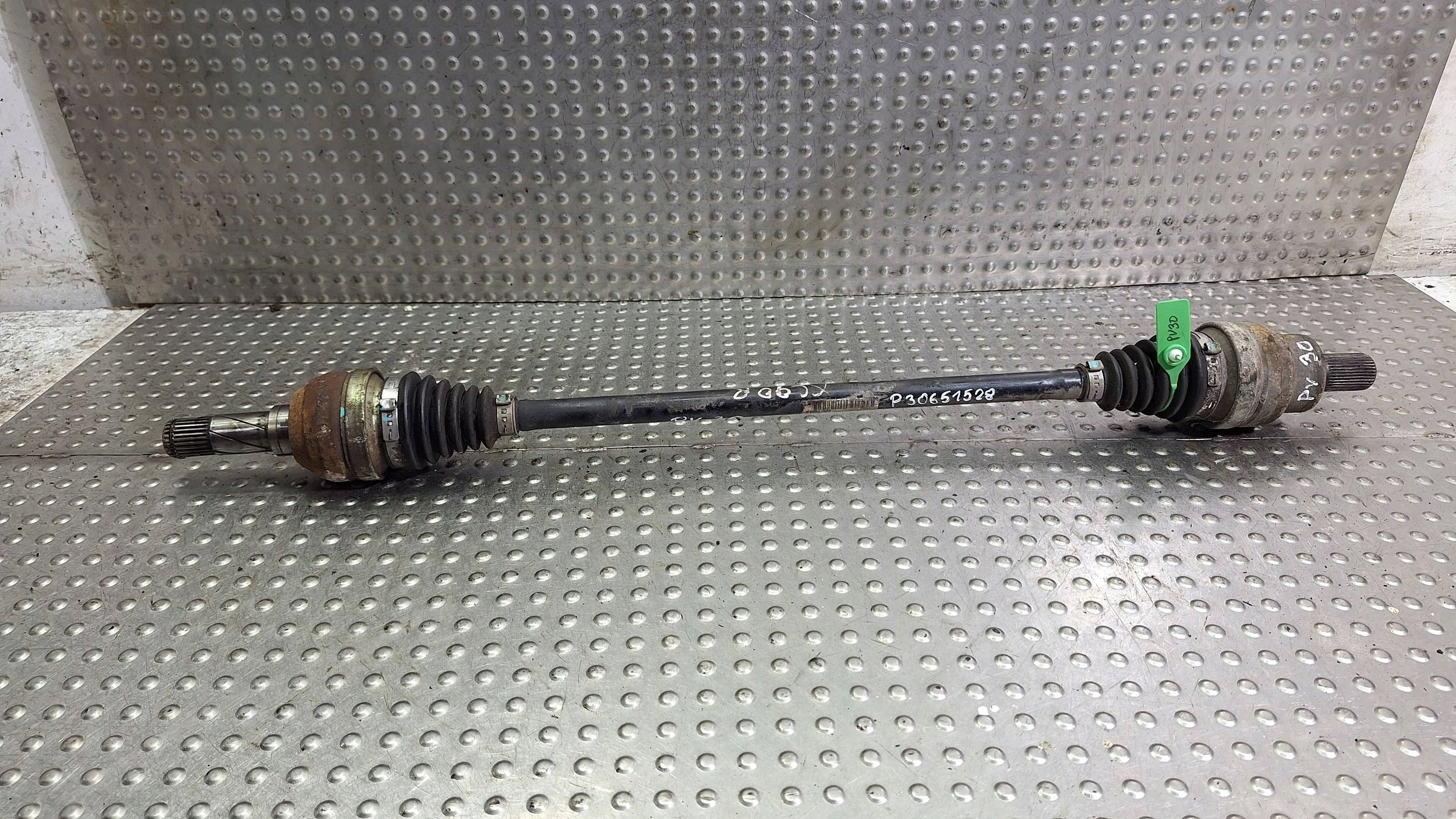 semi-axis right rear part P30651528 VOLVO XC90 and 2.4 D5