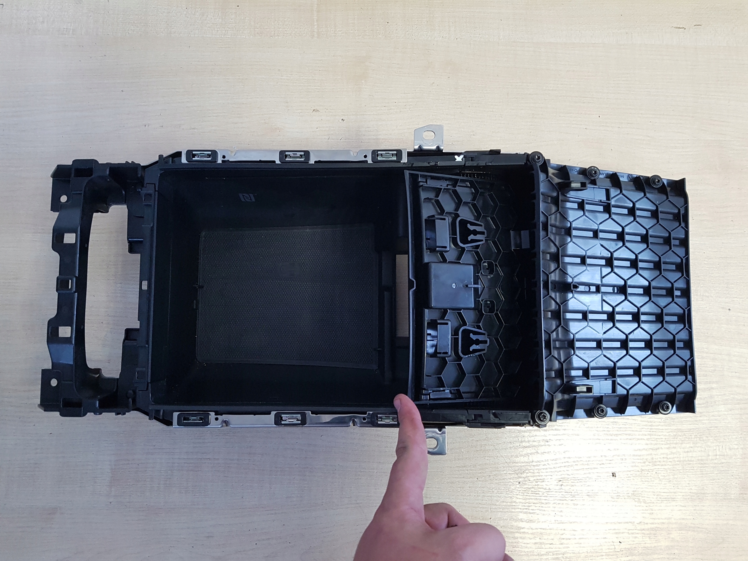 MERCEDES EQS schowek tunel środkowy A2976809806 Numer katalogowy części A2976809806