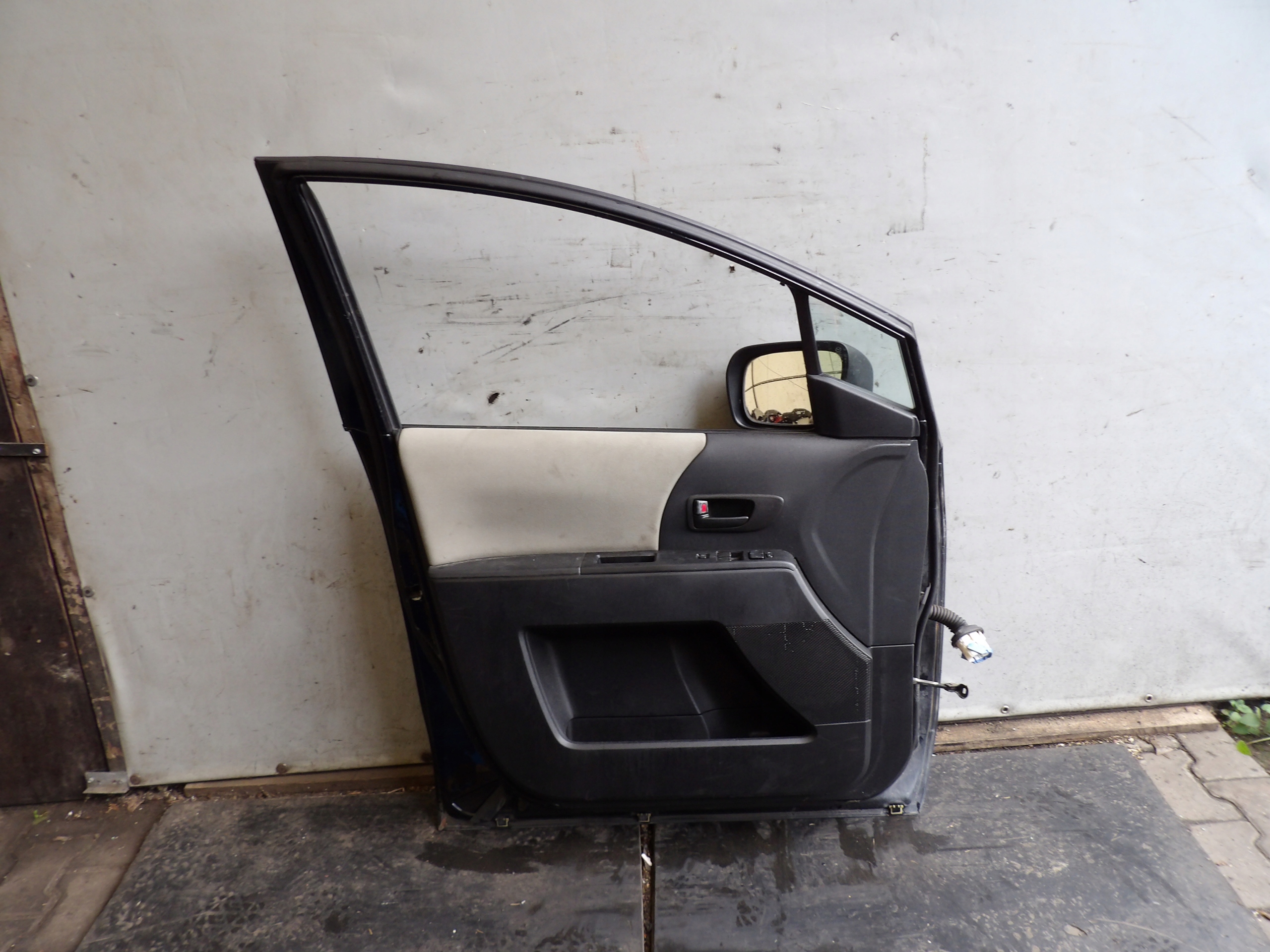 Mazda 5 Tür vorne links