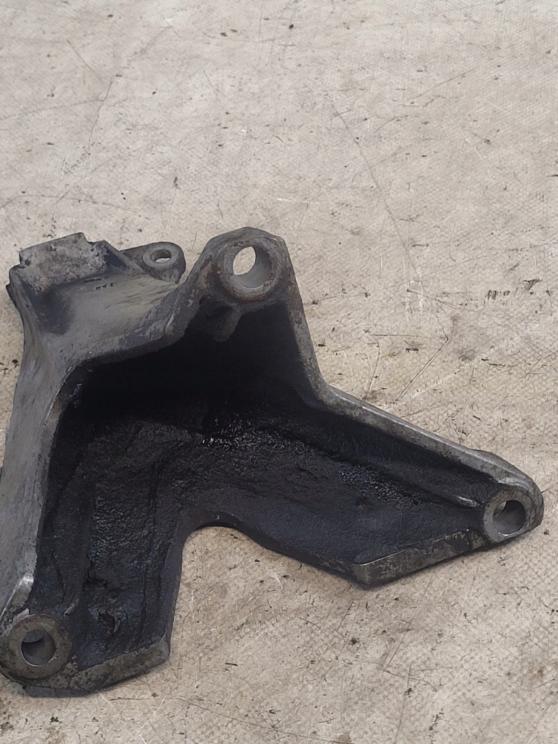 supporto Destro Motore OE 8E0199308D AUDI A4 B6 1.9TDI AWX