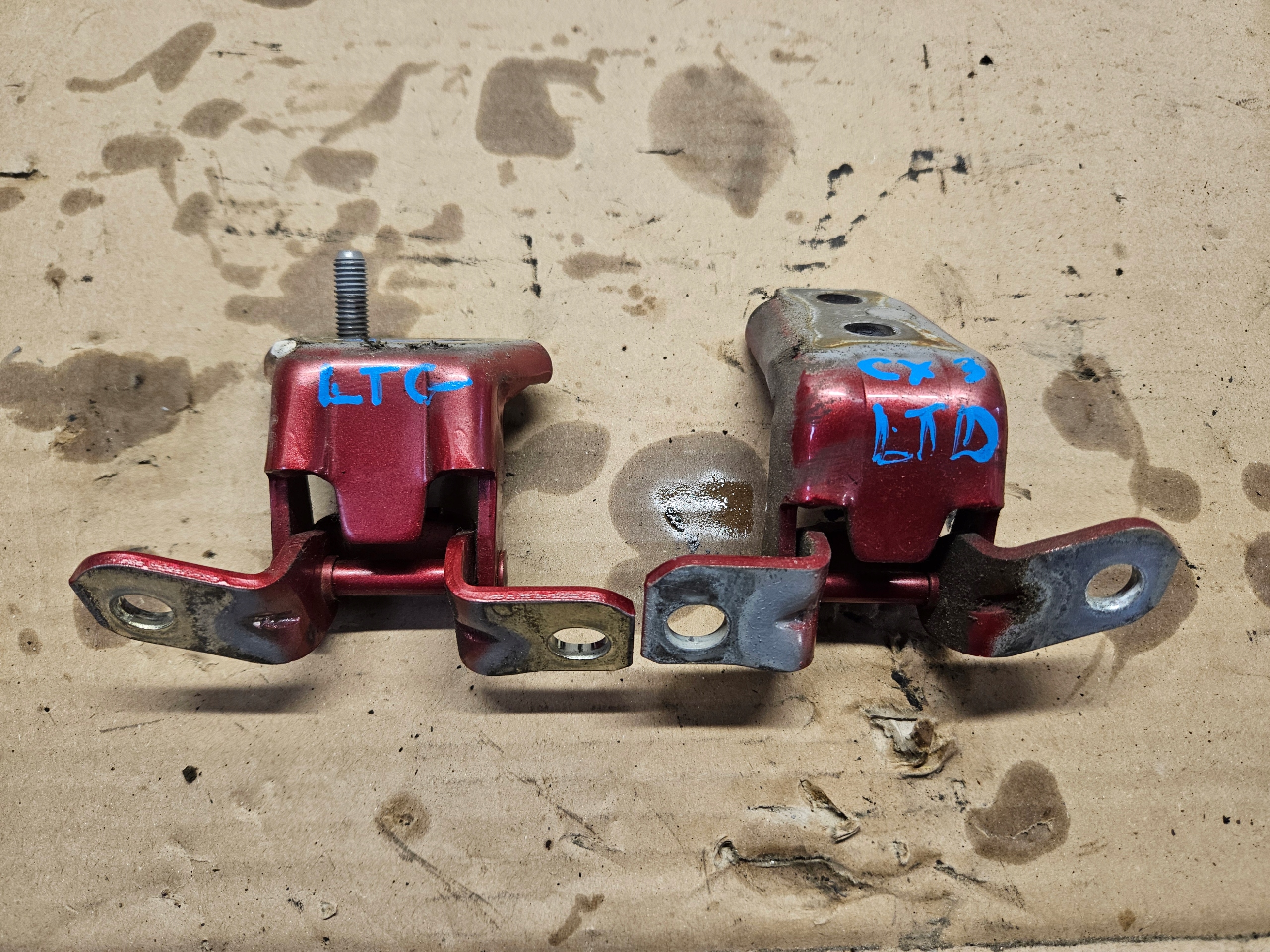 MAZDA CX3 15- ZAWIASY DRZWI LEWY TYŁ