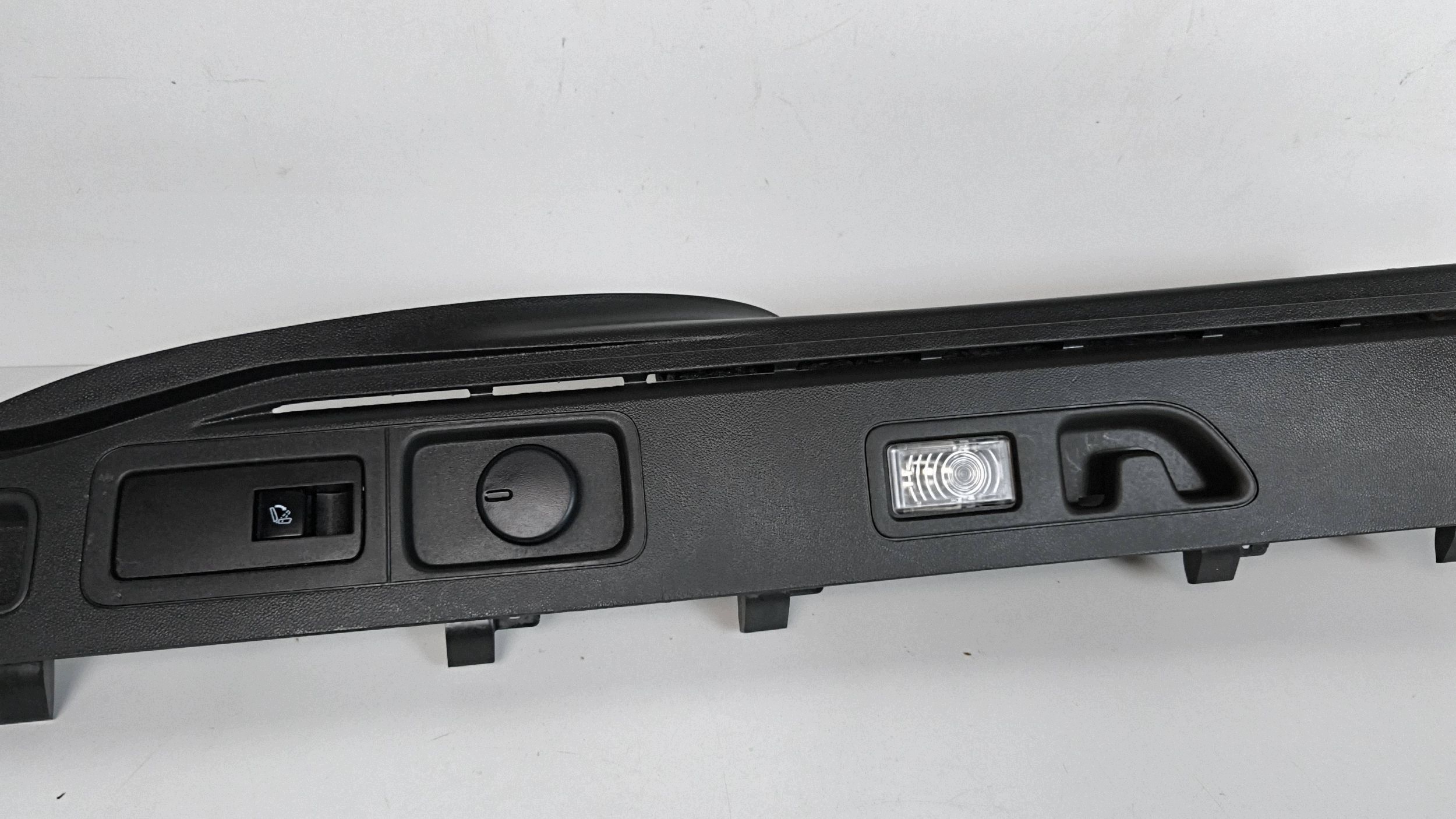 Opel Insignia B side holder rolety boot left rear part 39010367