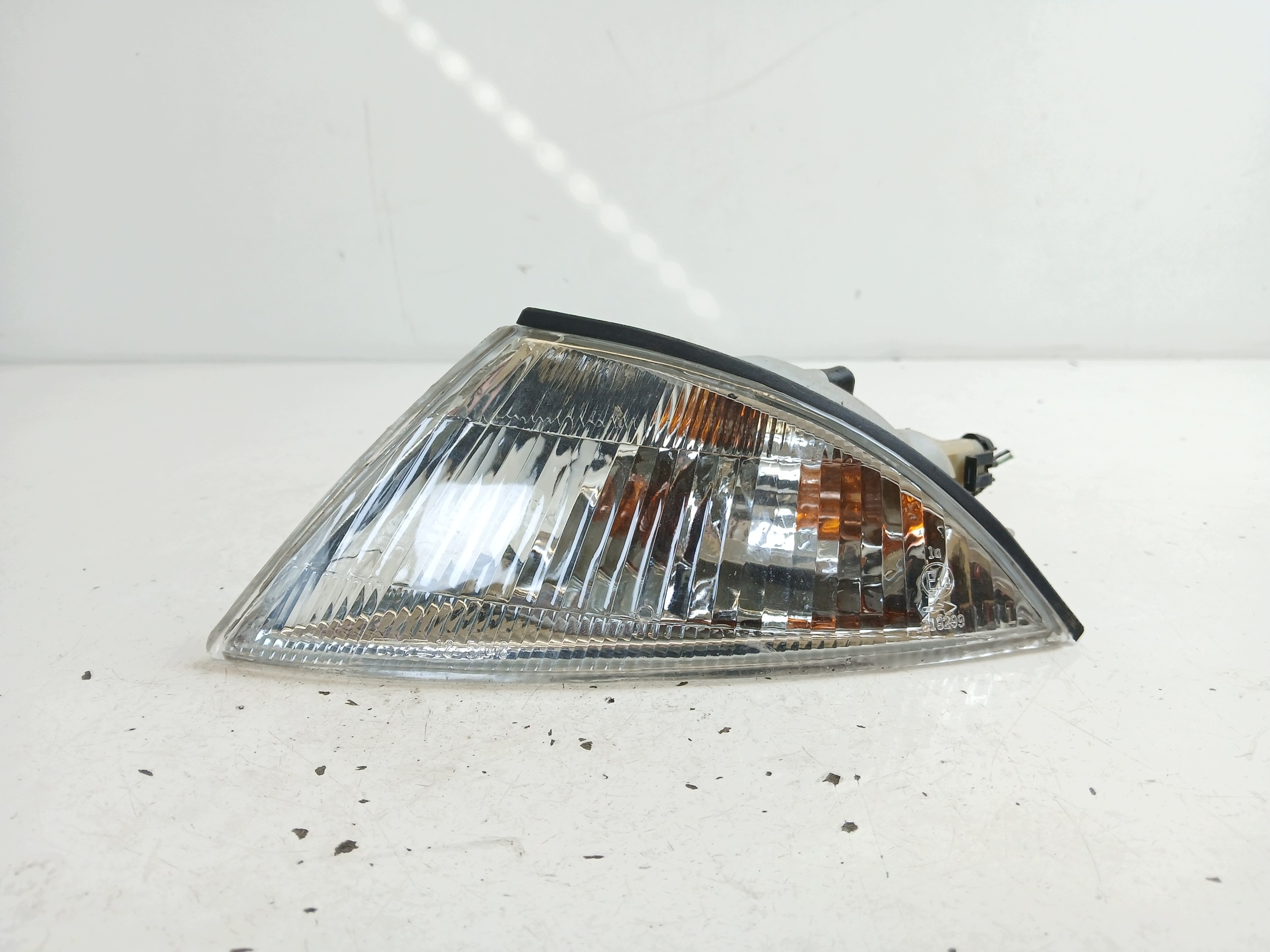 MITSUBISHI CARISMA indicator left