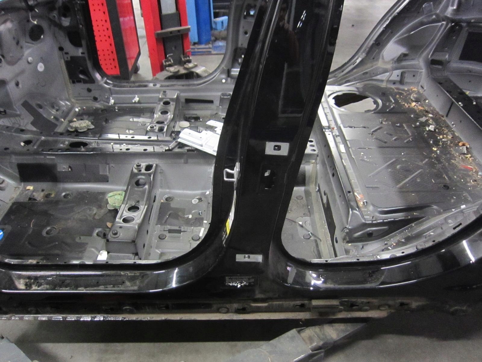 BMW X1 F48 pillar B threshold bodywork side of the threshold left black pillar