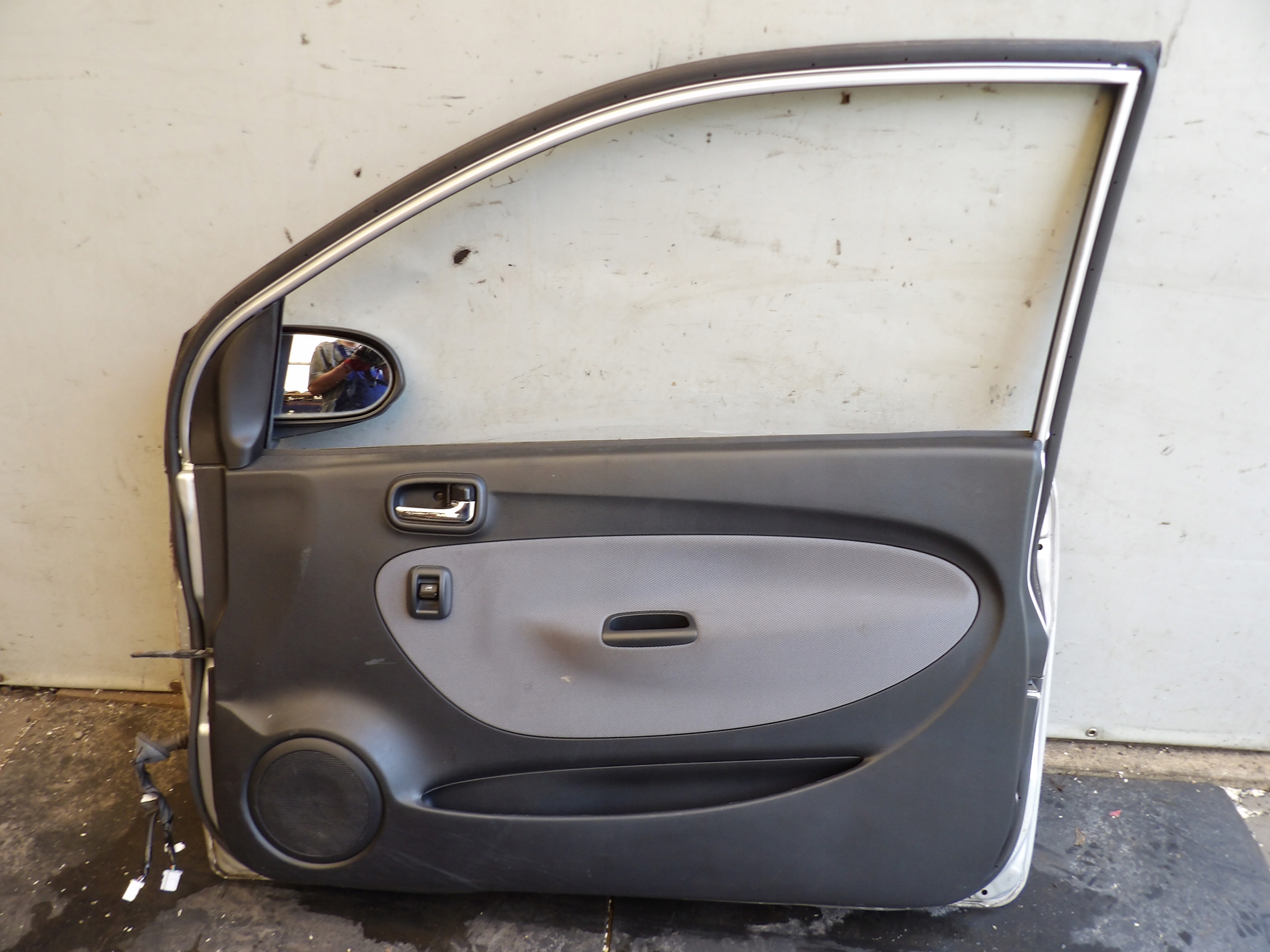 Daihatsu Cuore VI door front right lak. S28
