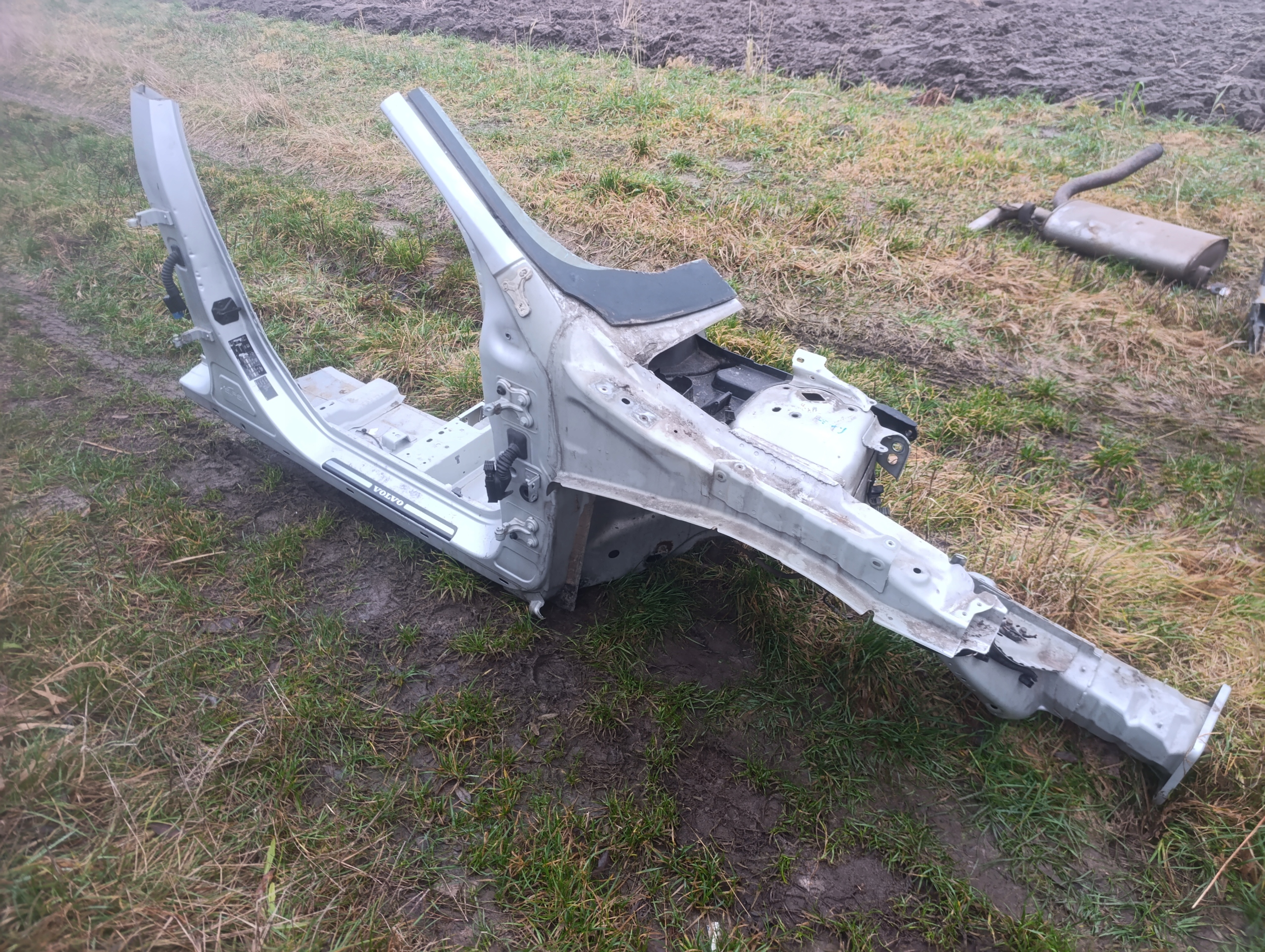 sloupek pravý předek přední Volvo S60 II