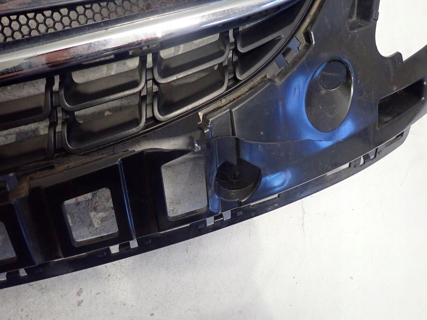 Grill OPEL CORSA D LIFT 2011-2014 13286000