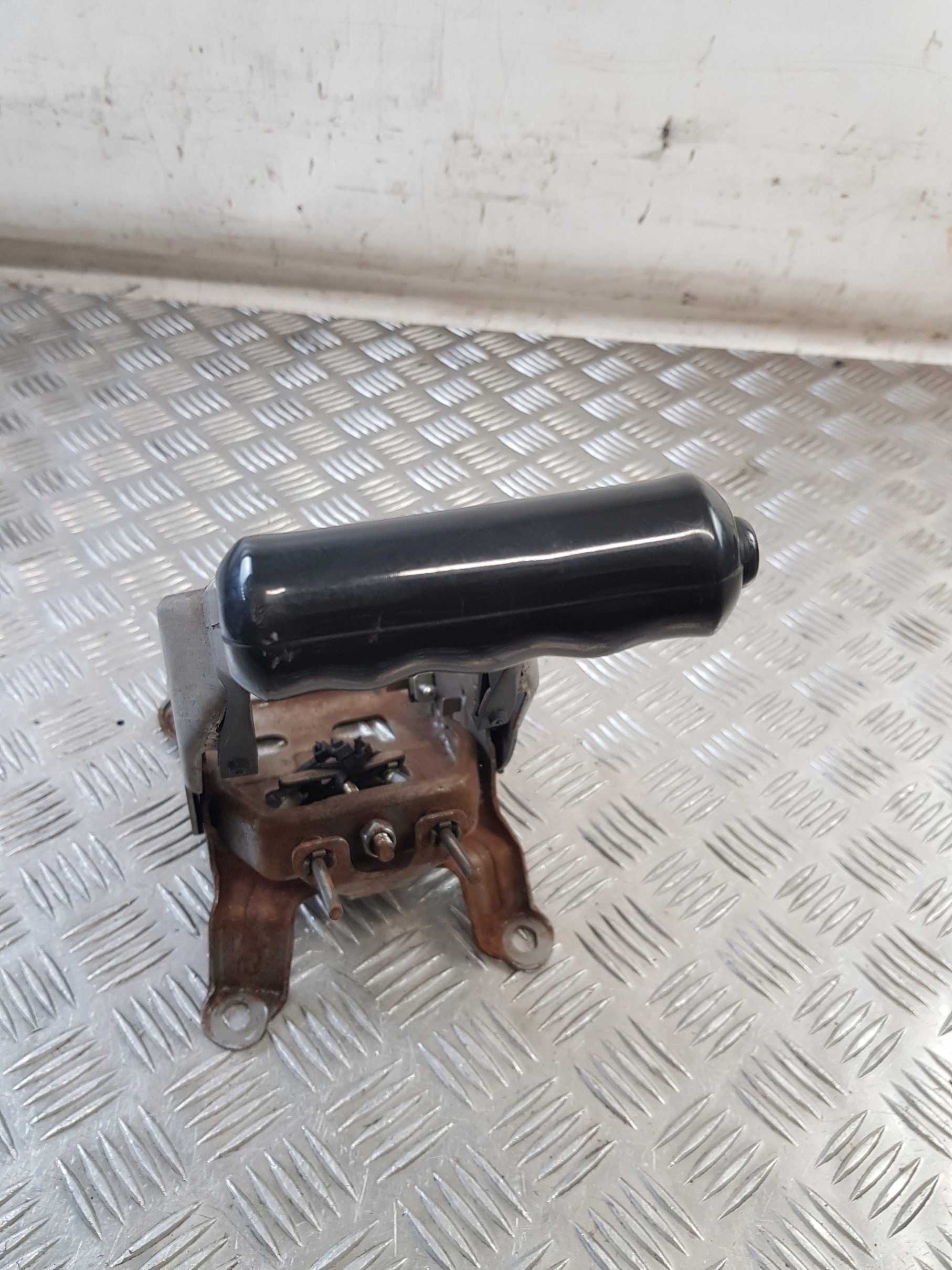 páčka elektrická brzda 8200273002 RENAULT MEGANE II 03R
